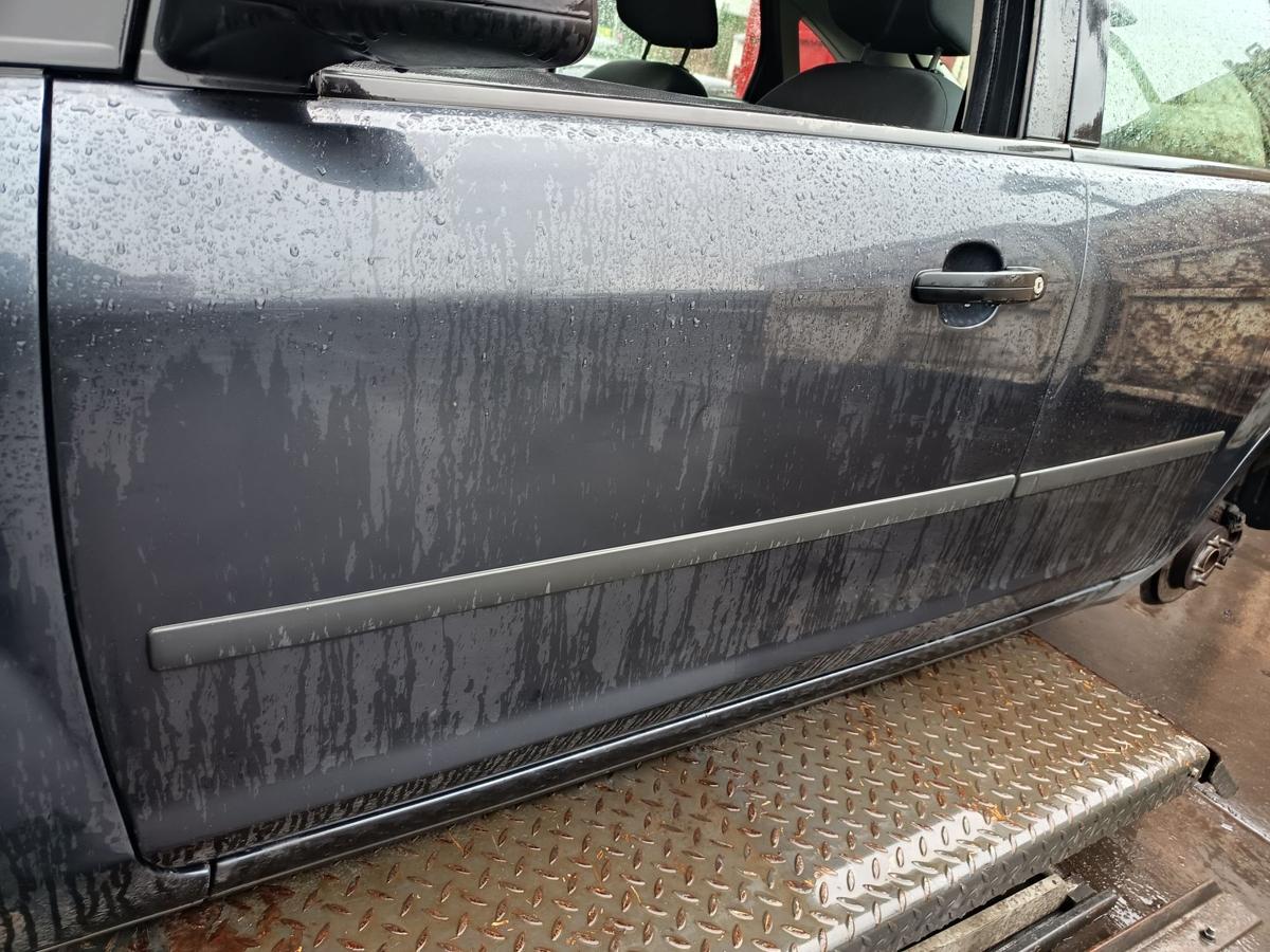 Ford Focus II DA3 original T&uuml;r vorne links Royal Grau Baujahr 2005