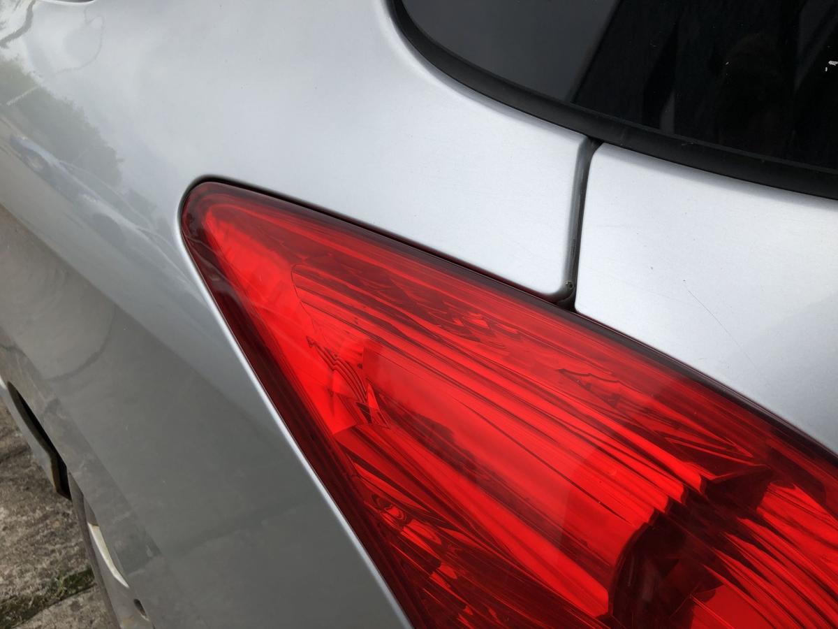 Peugeot 308 4E 4H SW Rückleuchte links Rücklicht Heckleuchte Kombi Schlusslicht