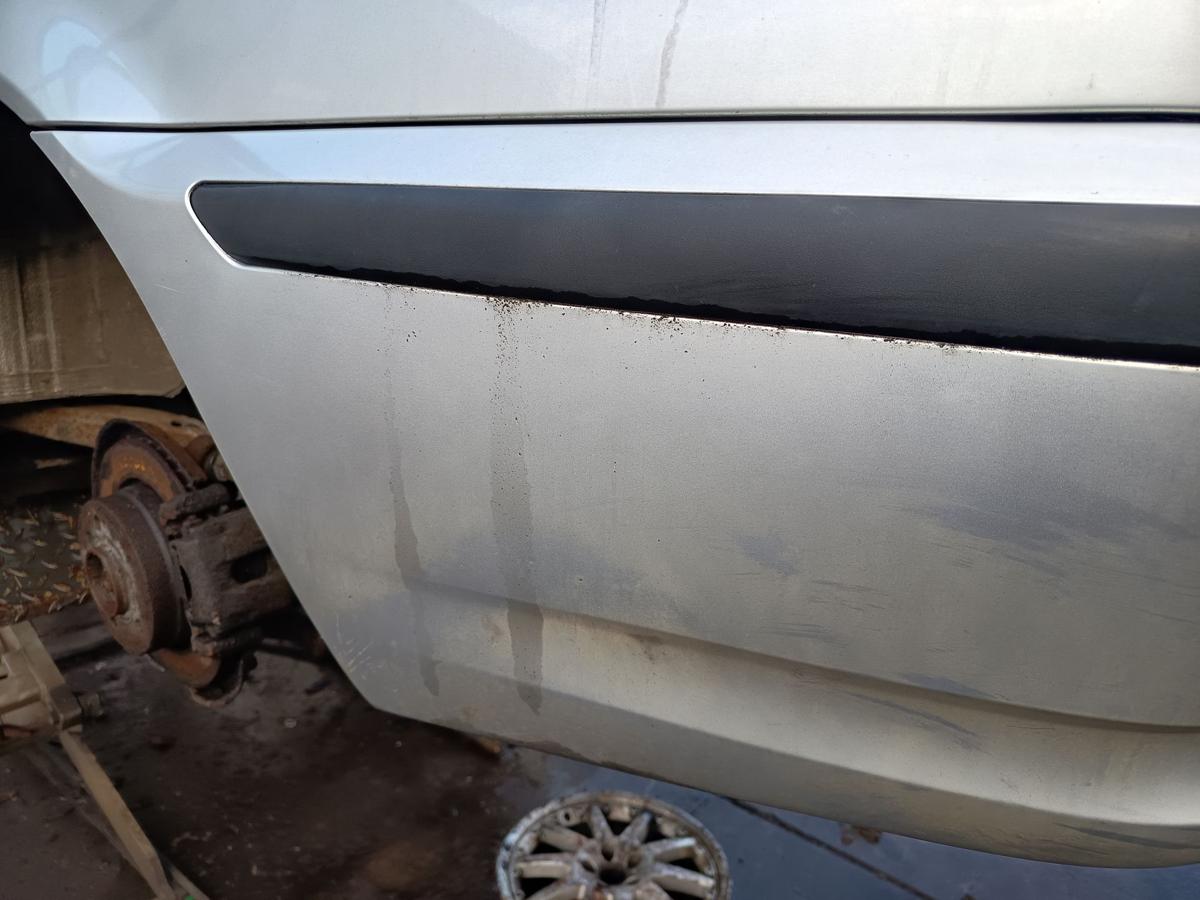 BMW E46 Limo original Sto&szlig;stange F&auml;nger hinten Heck 354/7 Titansilber Bj 2003