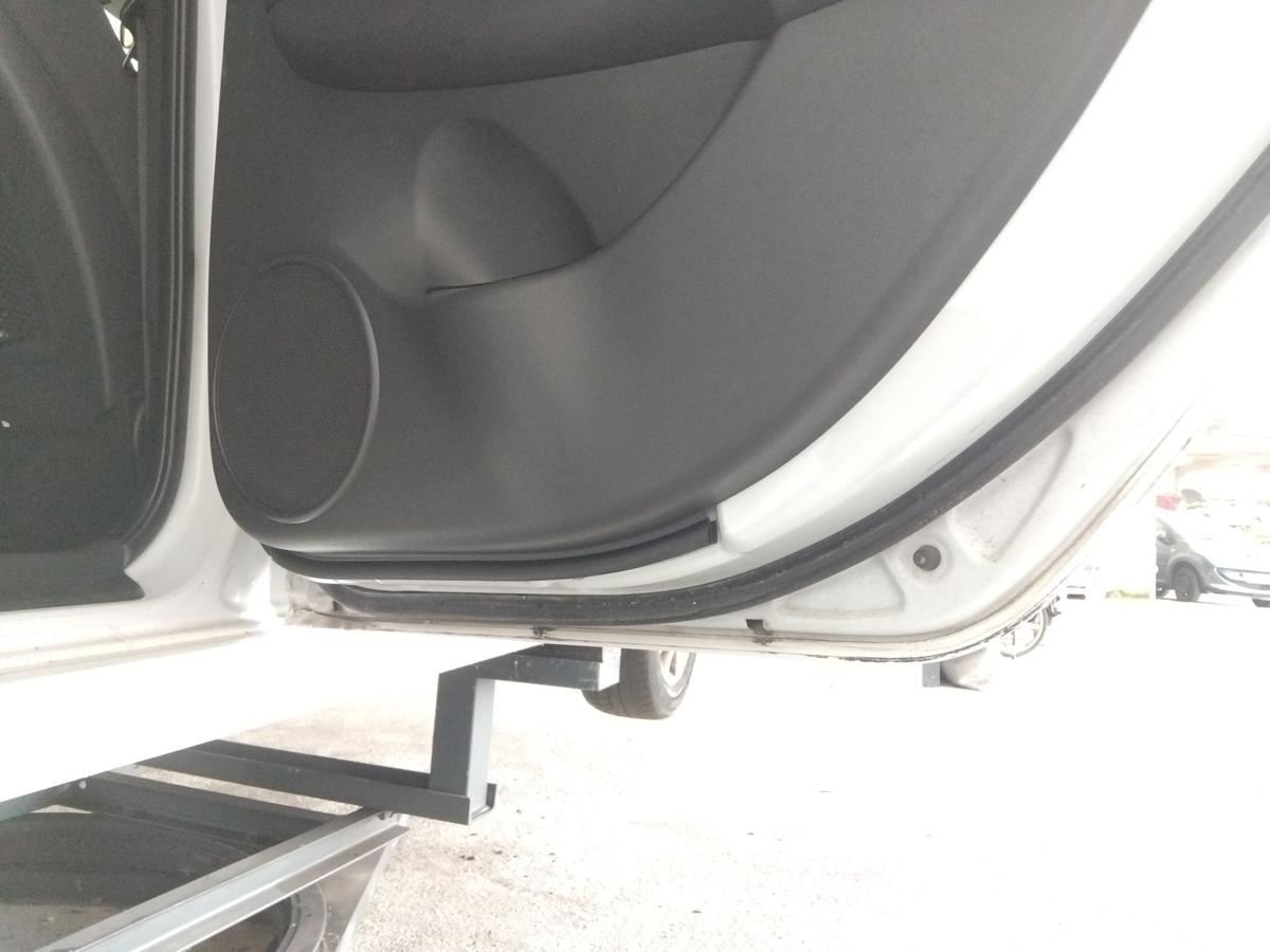 Hyundai i30 CW Kombi Tür hinten rechts weiss 7F BJ2010 tschechische Produktion