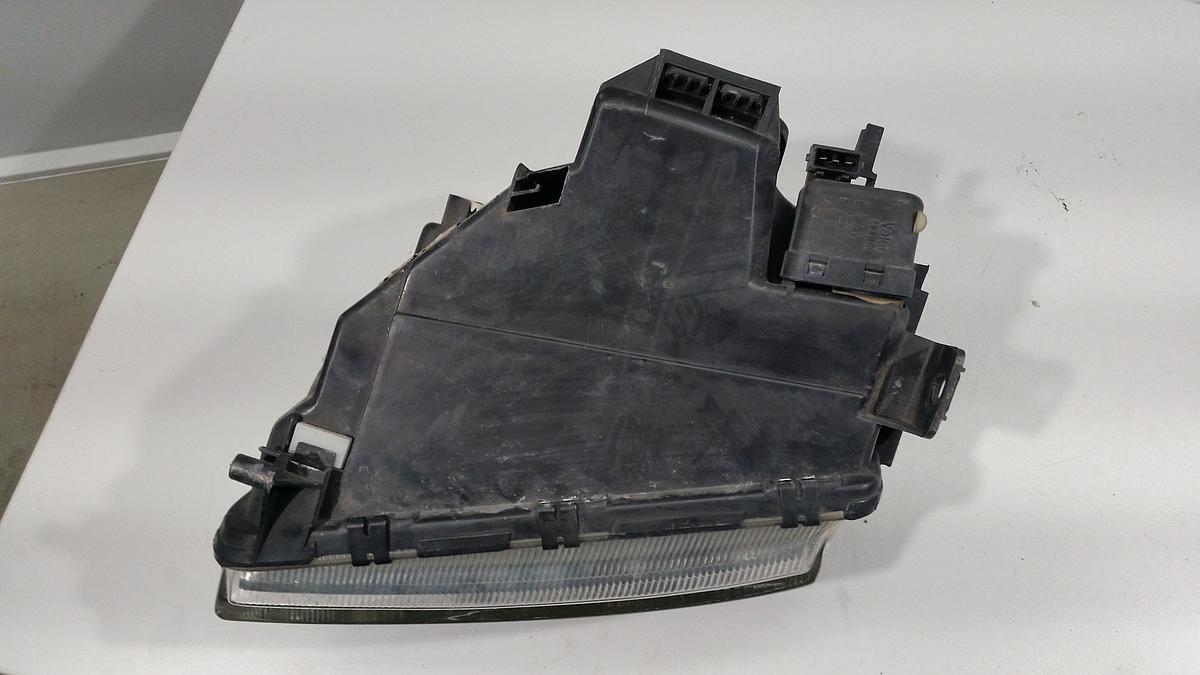 AUDI 8D,AUDI A4,S4, Baujahr: 1994-2001, original Scheinwerfer rechts, leichte Kratzer