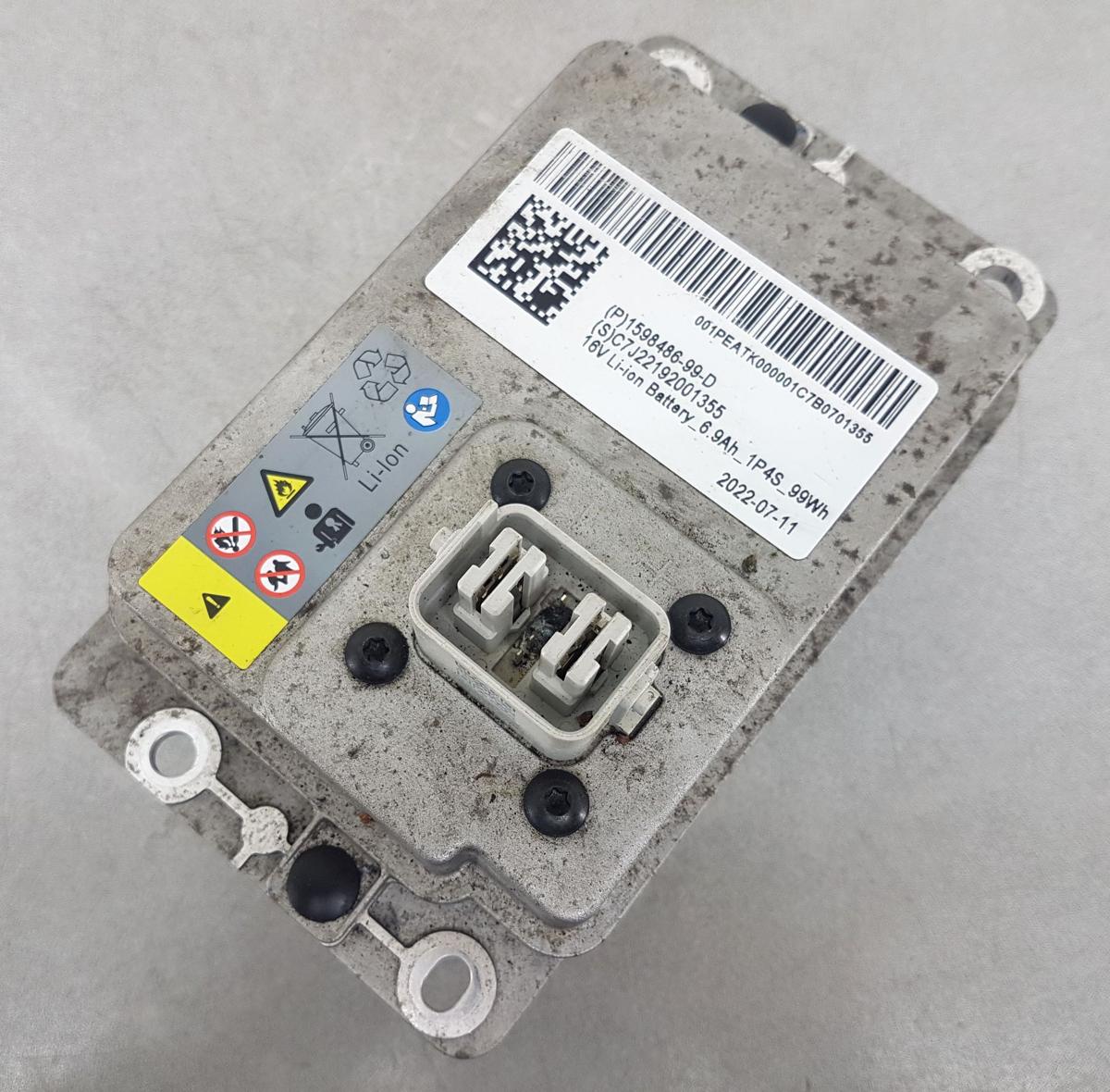 Tesla Model Y Batterie Bordspannung 16V 6,9Ah 9Wh 1598486-99-D Bj2022