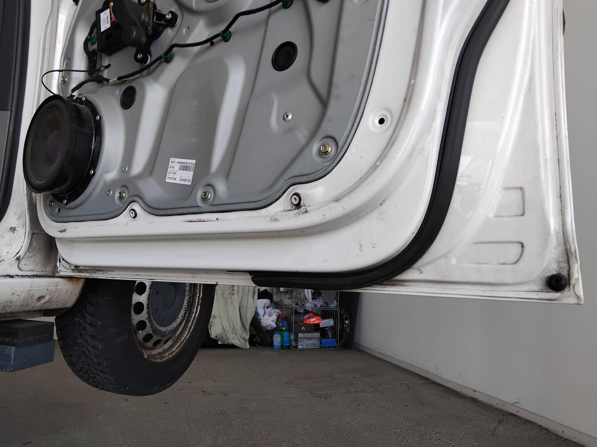 VW Caddy 2K T&uuml;r vorn rechts Beifahrert&uuml;r candyweiss LB9A BJ2005
