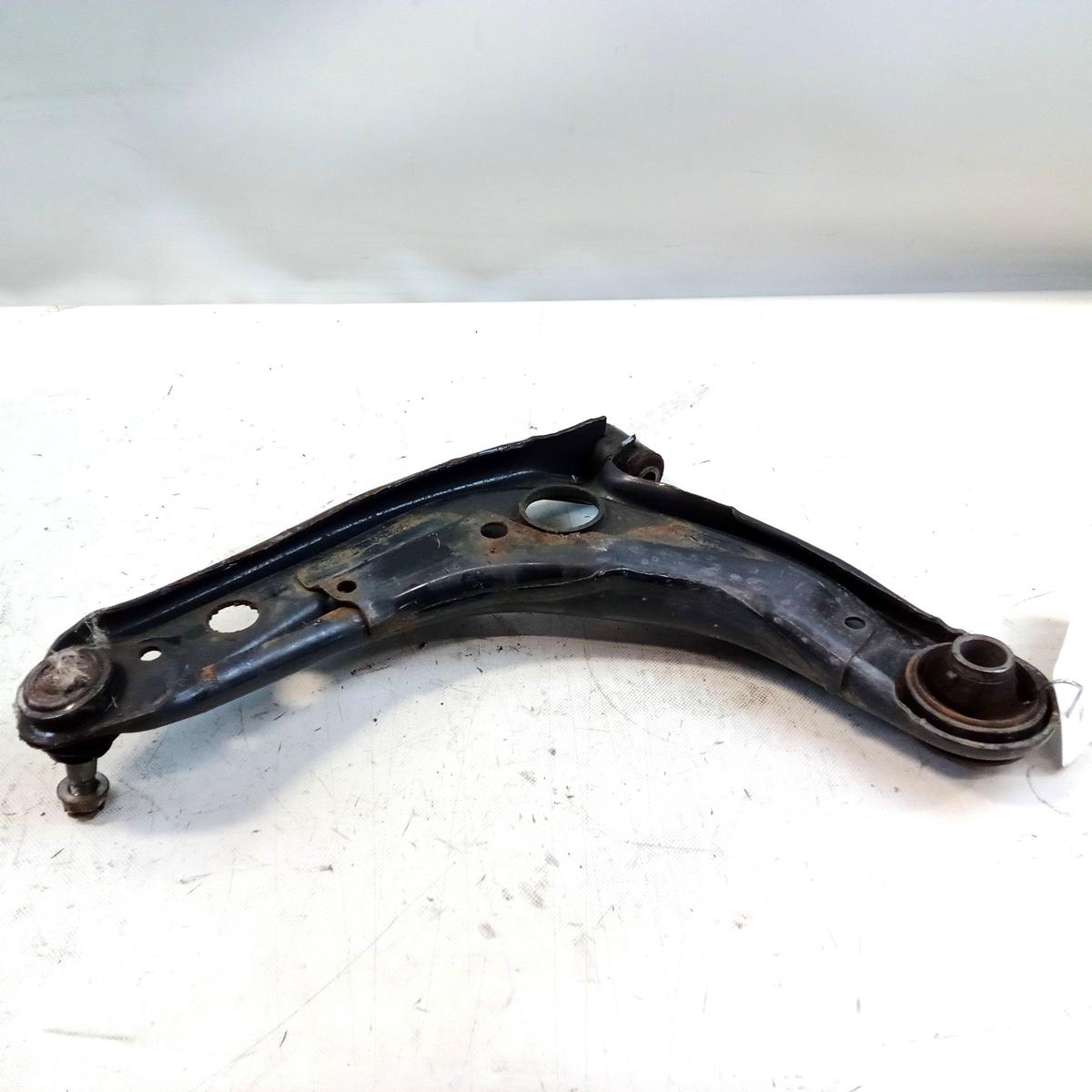 Toyota Yaris 3 Hybrid XP13 Phase 3 original Querlenker Vorderachse rechts Bj2020