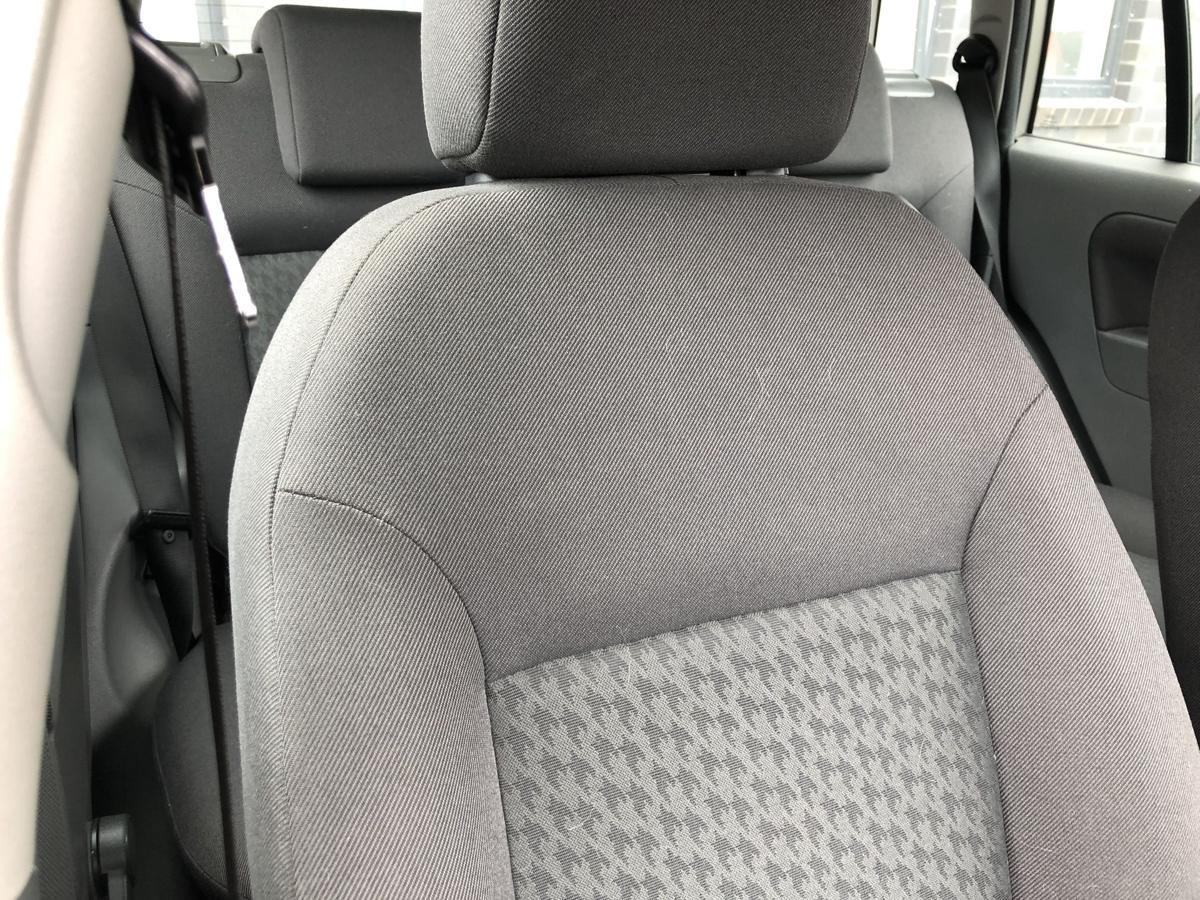 Ford Fusion JU2 Sitz vorn rechts Fahrersitz Stoff Autositz