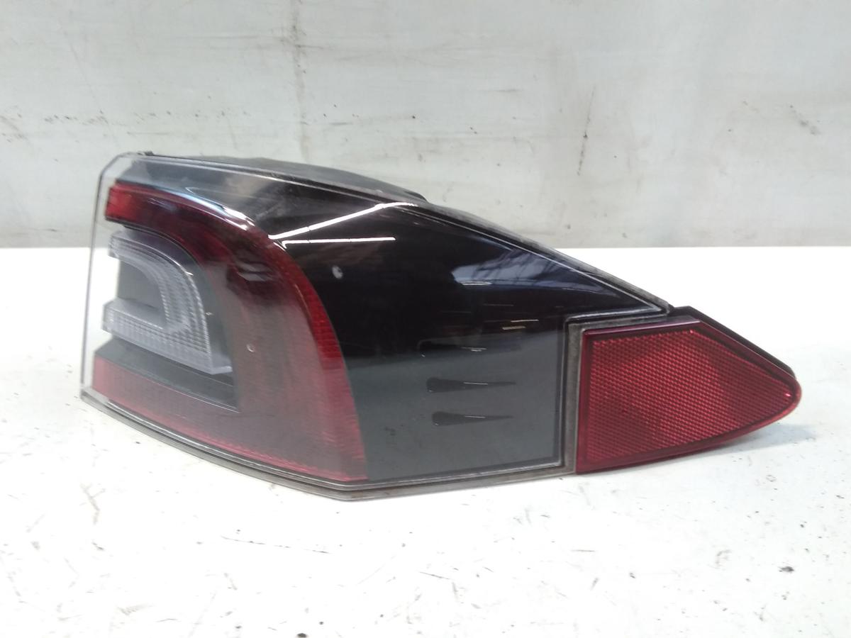Tesla Model S P85D original R&uuml;ckleuchte Schlussleuchte rechts au&szlig;en BJ2014