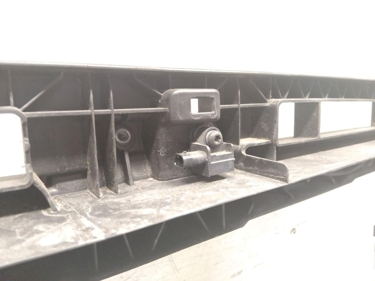 VW Golf Sportsvan original Schlo&szlig;tr&auml;ger Frontmittelteil 1.4TSI Bj.2017