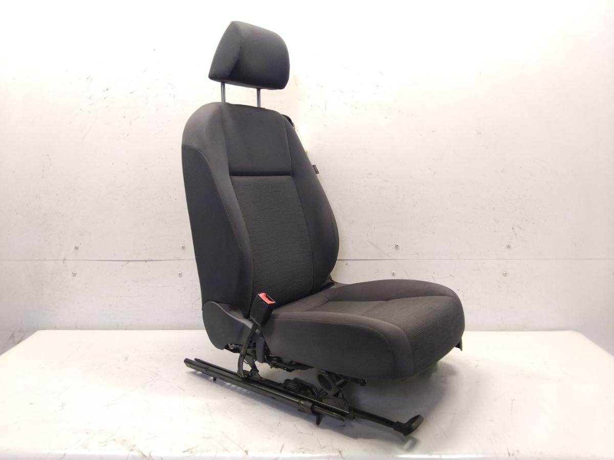 VW Golf 5 1K Sitz Fahrersitz vorn links Stoff dunkelgrau 3 t&uuml;rig BJ2008