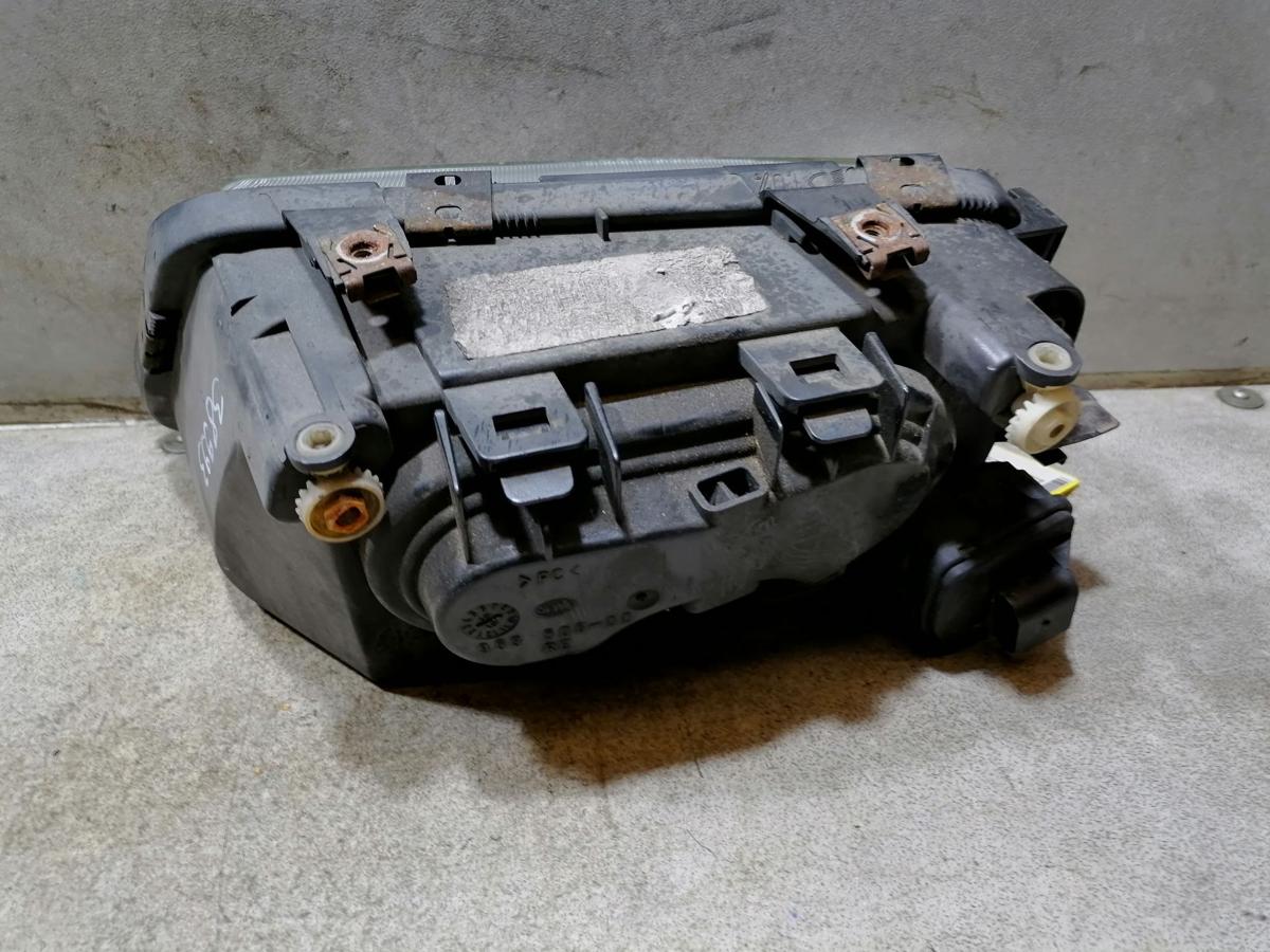 Audi A3 8L original Scheinwerfer vorn rechts Halogen mit LWR Bj.1999