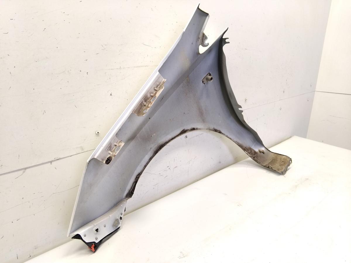 Opel Corsa D original Kotfl&uuml;gel vorn rechts Z474 Casablancawei&szlig; BJ2010