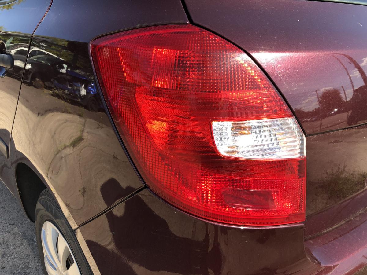 Skoda Fabia 5J Rückleuchte links Rücklicht Heckleuchte 5 türer Rückscheinwerfer
