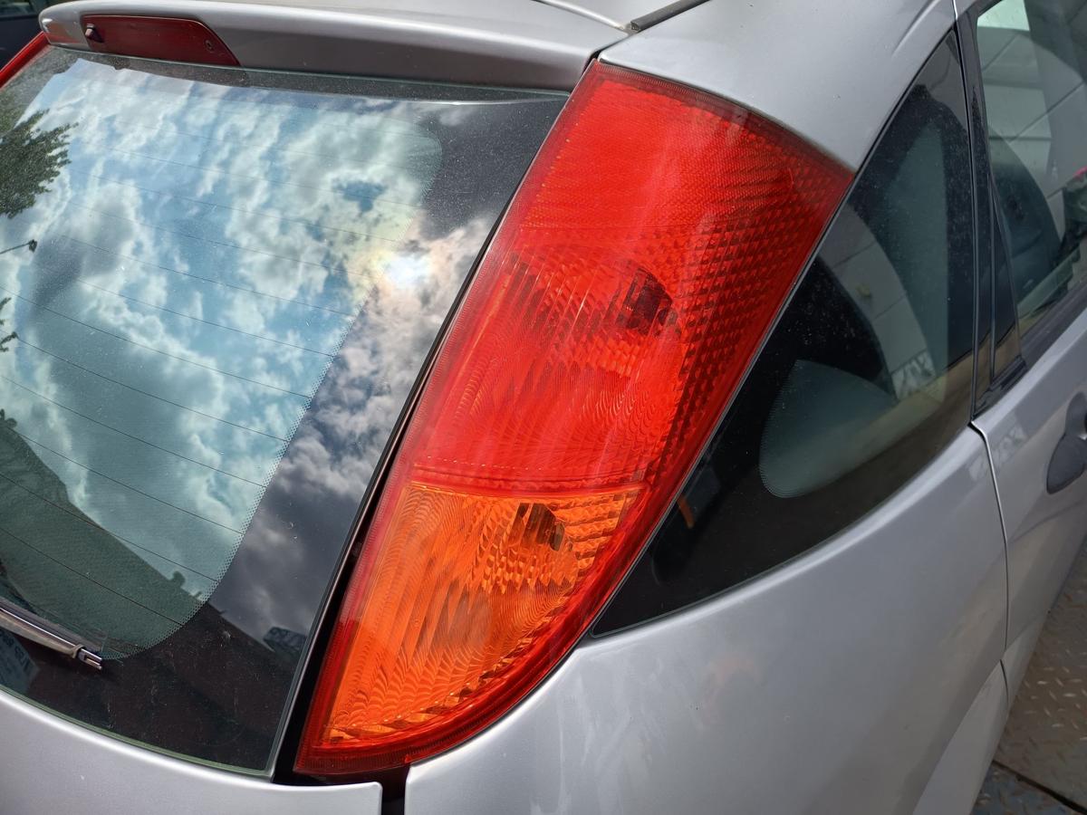 Ford Focus DAW original R&uuml;ckleuchte rechts 5 T&uuml;rer Baujahr 2003