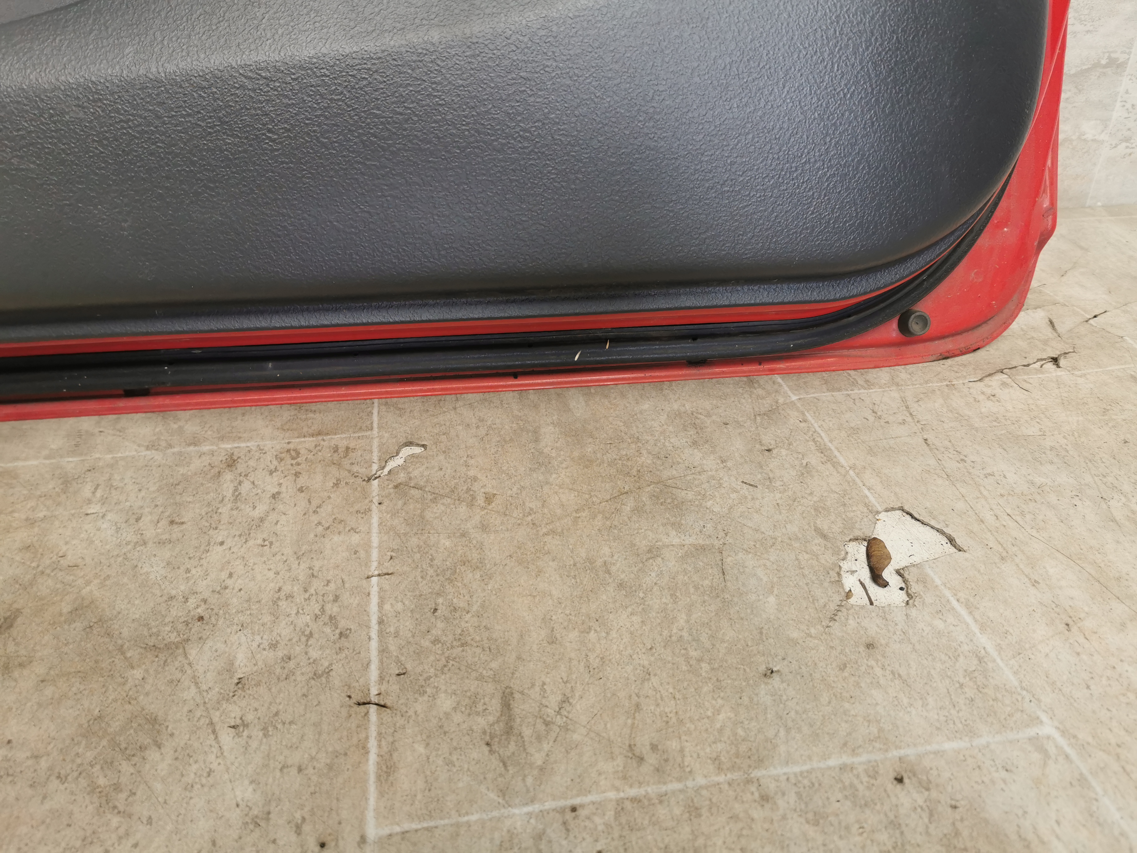 Toyota Yaris 99-03 T&uuml;r vorn rechts Beifahrert&uuml;r 3-t&uuml;rer Rot Frankreich