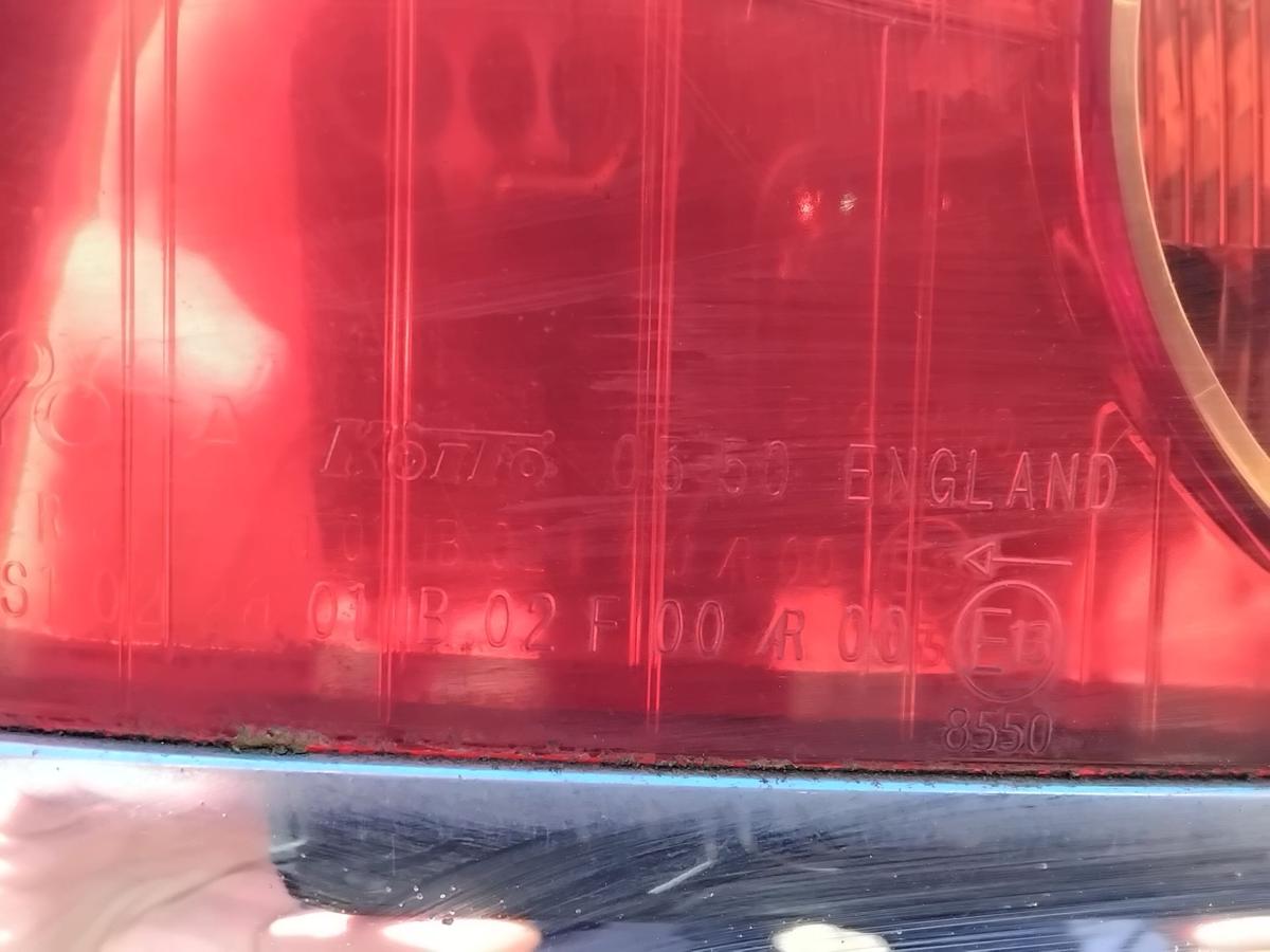 Toyota Avensis T25 Kombi original R&uuml;ckleuchte Schlussleuchte links BJ2005