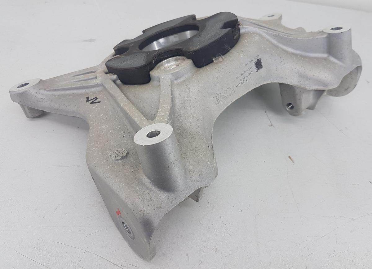 Tesla Model Y original Konsole Lagerbock Querlenker Vorderachse oben links Bj22