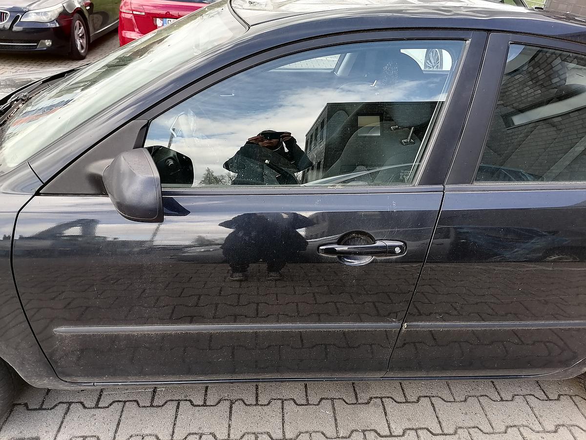 Mazda 3 BK Tür vorn links Fahrertür Schwarz Stufenheck BJ03-06