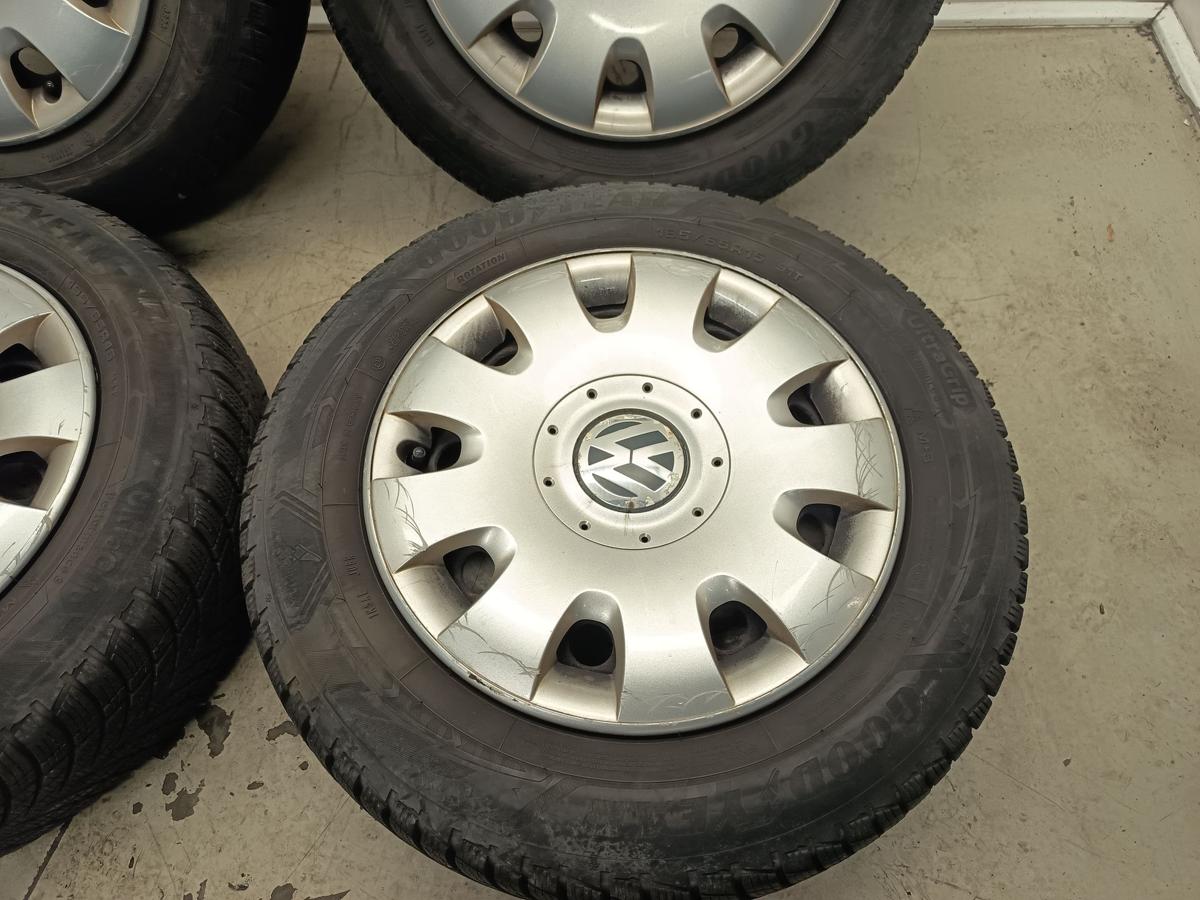 VW Golf Plus II Bj 2009 orig Satz Stahlfelgen 6J x15 ET 47 Radzierblenden Reifen