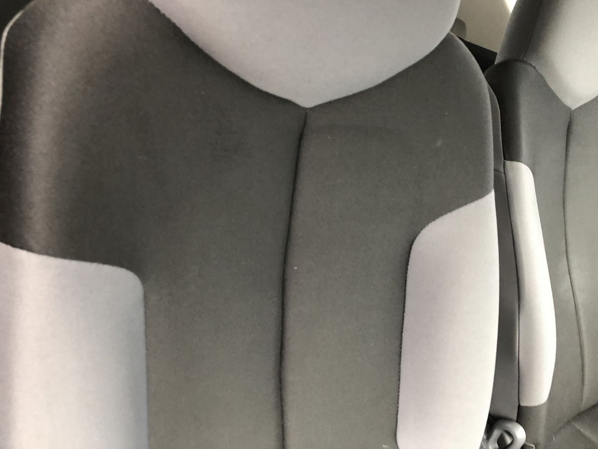 Citroen C1 Typ P Sitz vorn rechts Beifahrersitz ohne Heizung nur f&uuml;r 3 t&uuml;rer