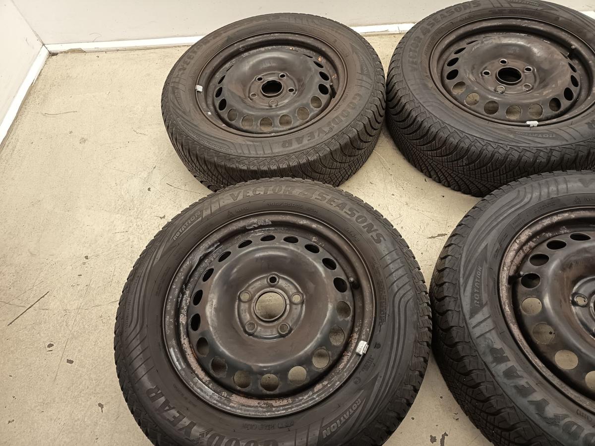 VW Golf V original Stahlfelgensatz mit Allwetterreifen 15 Zoll