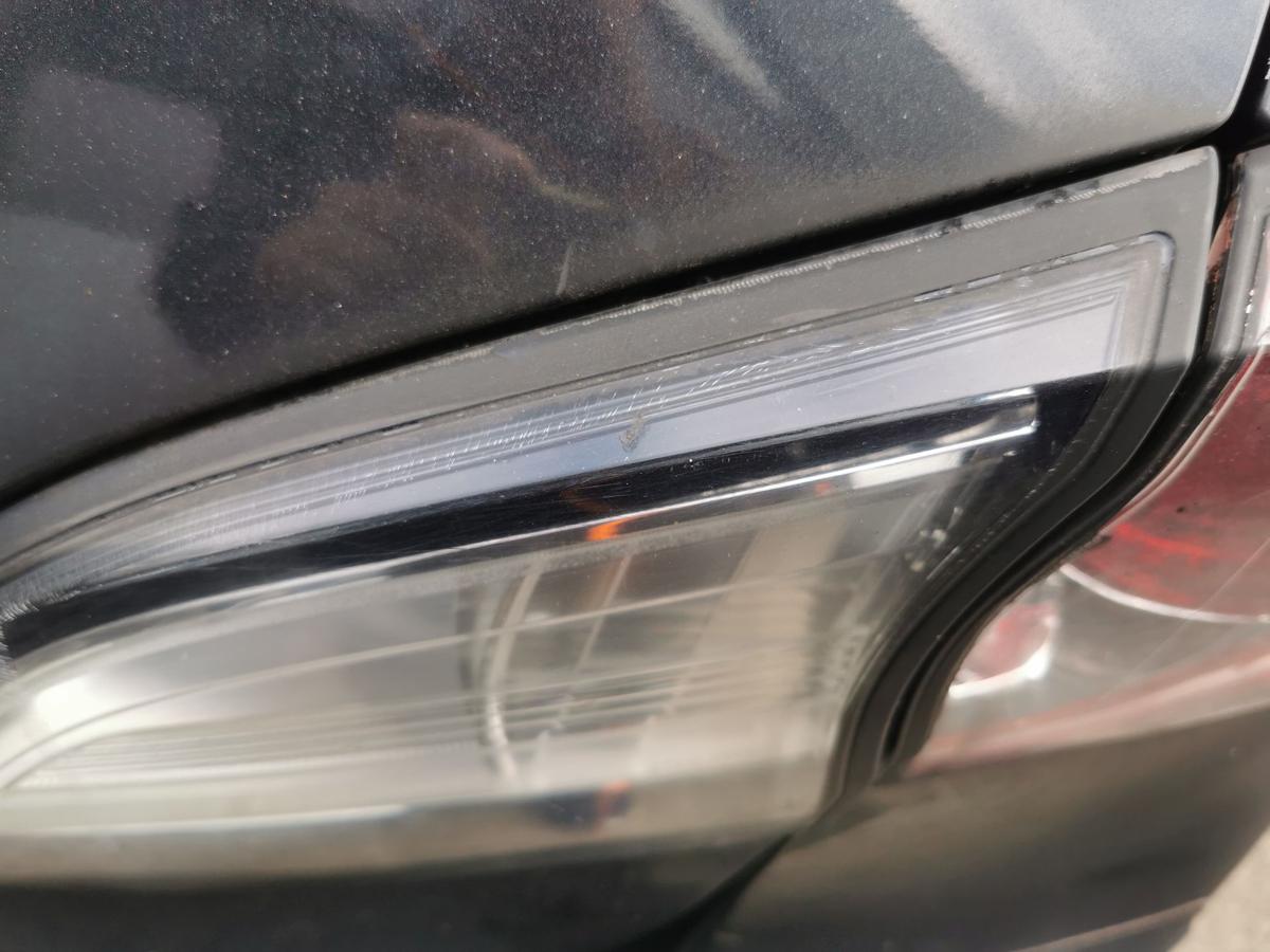 Mazda 3 BL Rückleuchte Schlussleuchte Rücklicht hinten innen rechts 5 Türer