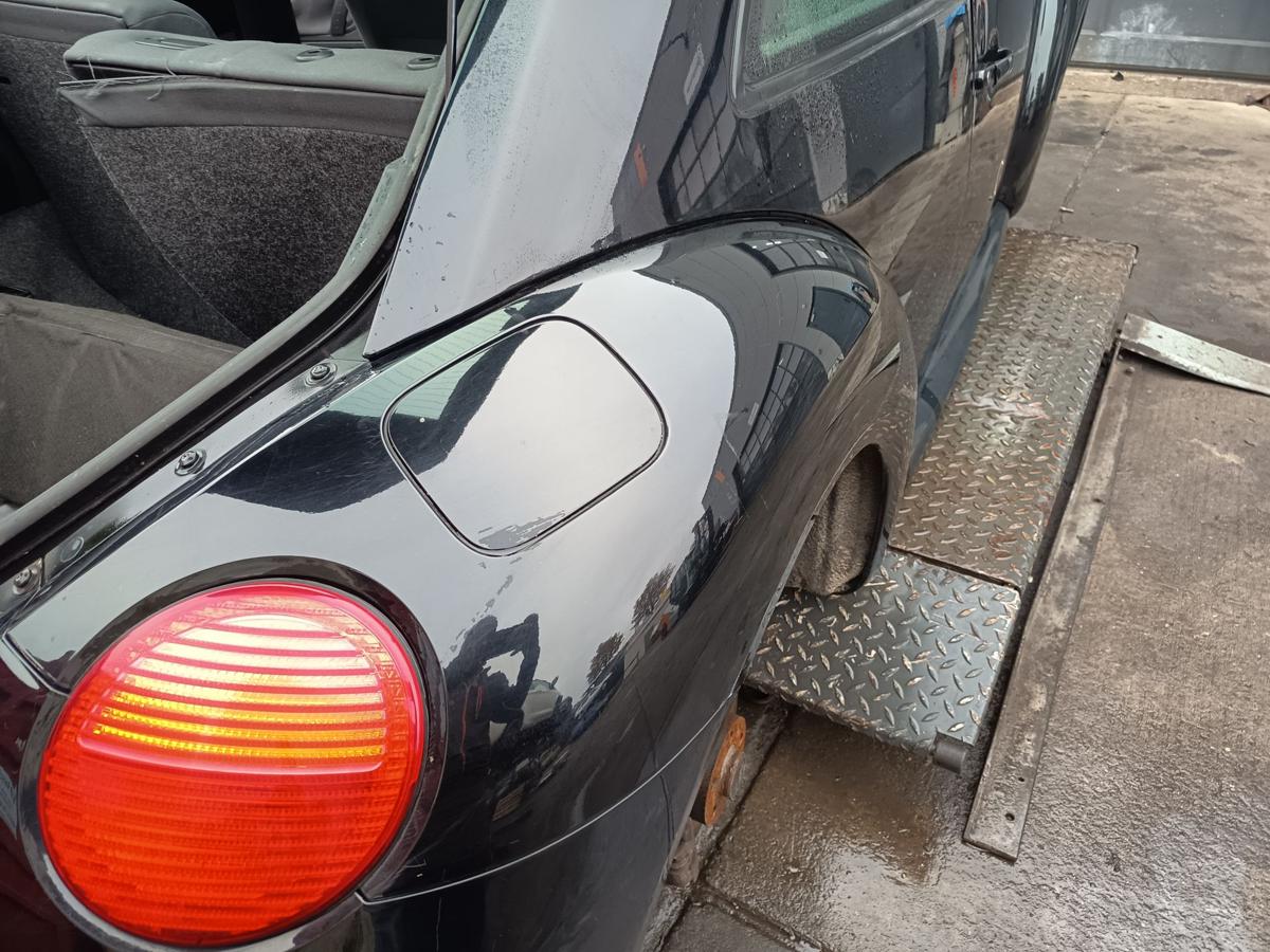 VW New Beetle orig Kotflügel hinten rechts Seitenteil 041 Brilliantschwarz Bj 04