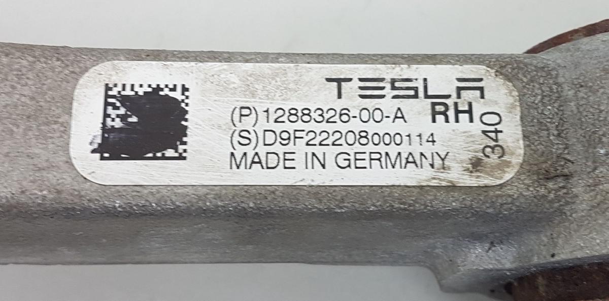 Tesla Model Y Querlenkersatz vorn rechts Satz Querlenker Bj2022 1288326-00-A