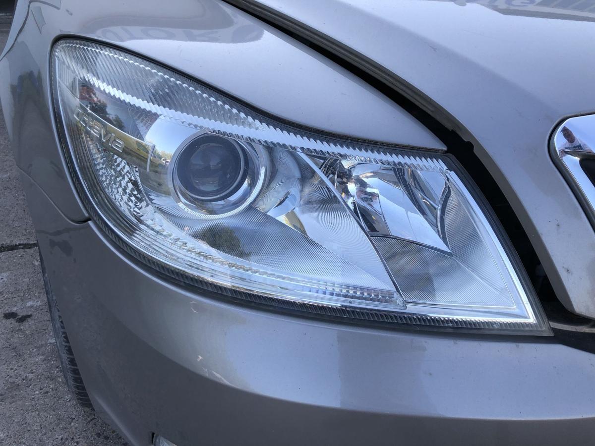 Skoda Octavia 1Z ab09 Scheinwerfer rechts Hauptscheinwerfer Halogen Hella