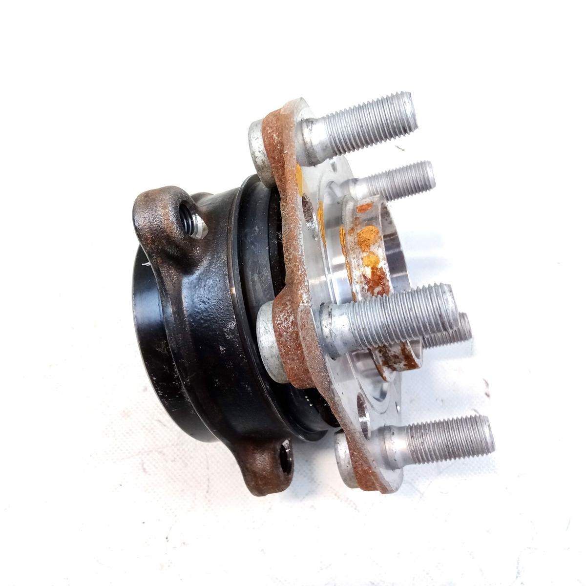 Tesla Model 3 original Radnabe mit Radlager hinten 1044123-00-B Bj.2022