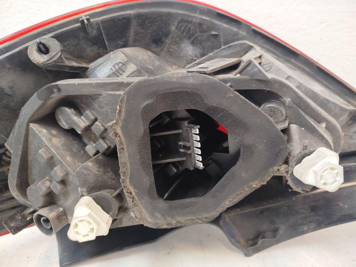 Opel Corsa D R&uuml;ckleuchte Schlussleuchte R&uuml;cklicht Lampe hinten links 5 T&uuml;rer