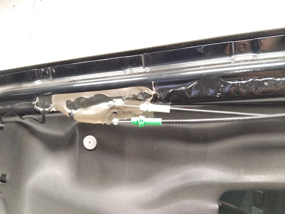 Toyota Yaris 2 XP9 orig T&uuml;r vorn rechts Beifahrert&uuml;r 209 schwarz 3t&uuml;rig BJ2011