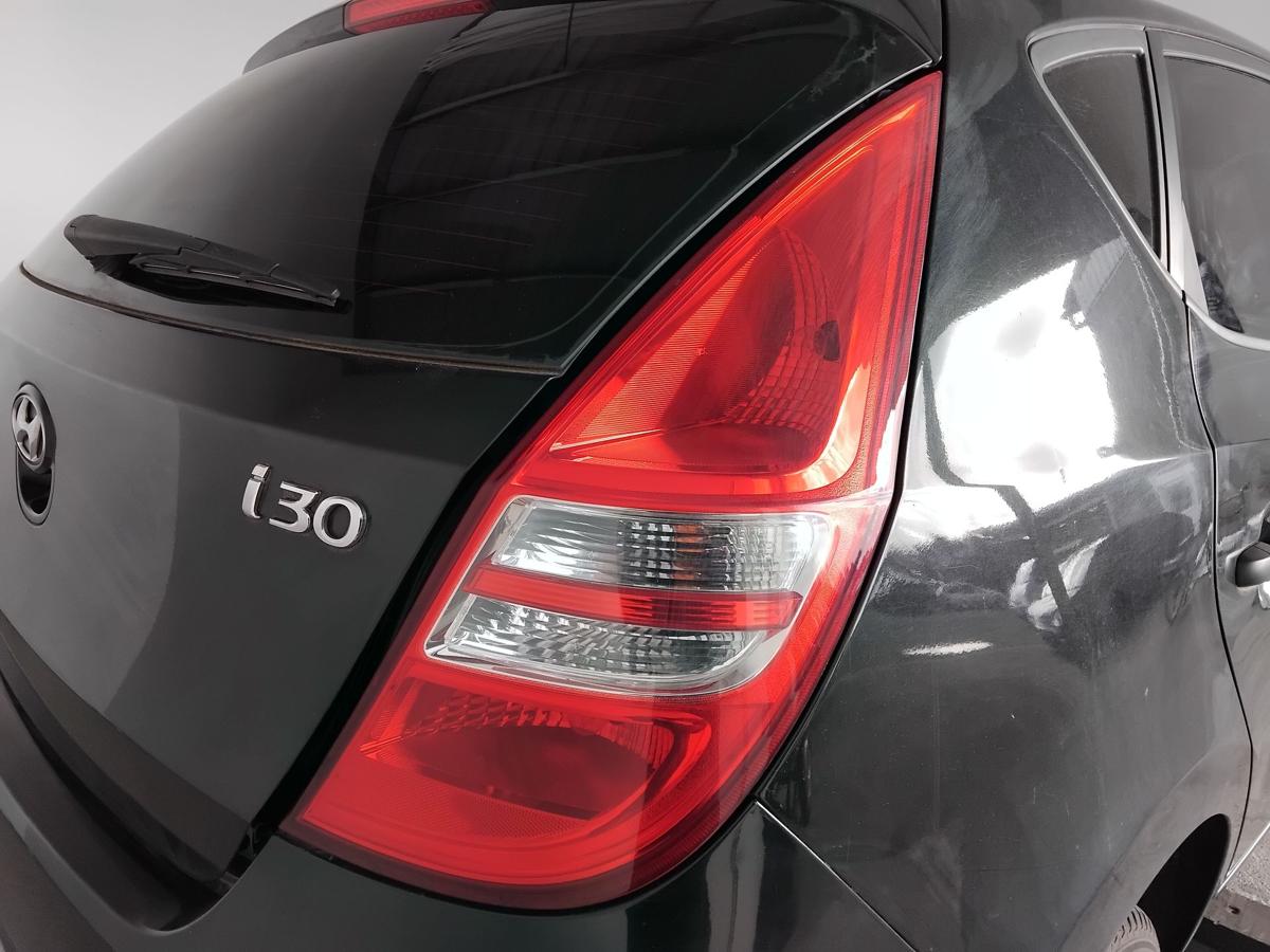 Hyundai i30 FD original R&uuml;ckleuchte Heckleuchte rechts Flie&szlig;heck BJ2008