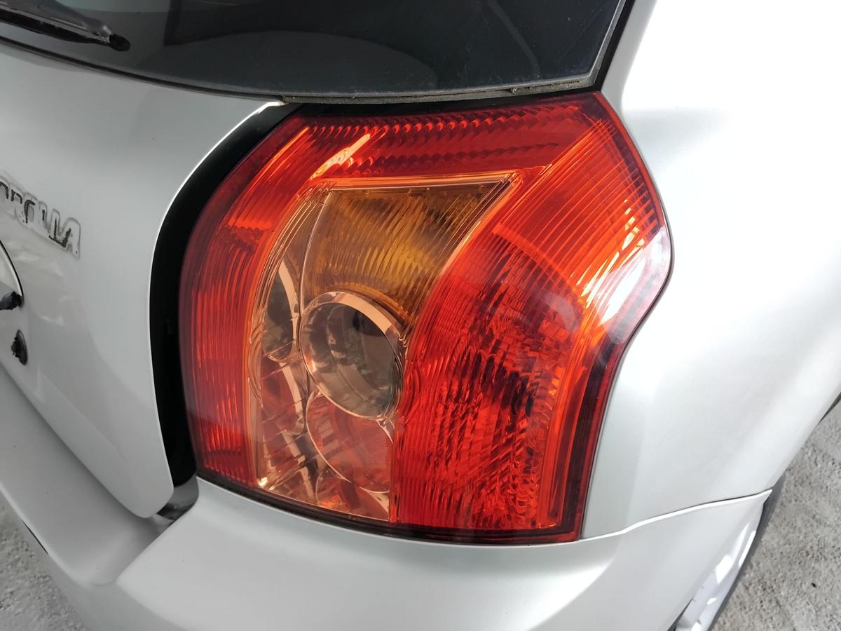 Toyota Corolla E12 Facelift orig.Rückleuchte Heckleuchte rechts BJ2004 Fließheck