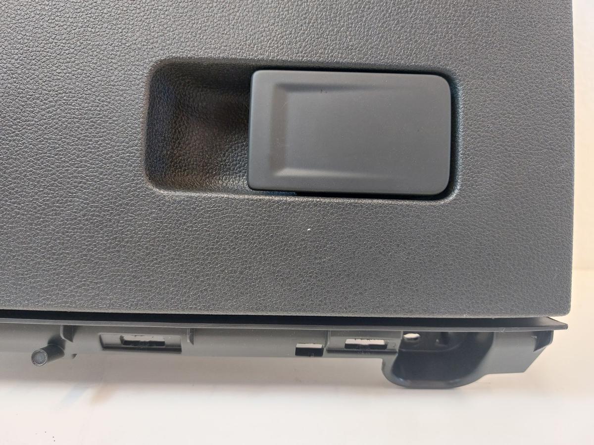 VW Golf 8 VIII CD Variant Handschuhfach Handschuhkasten Schalttafelkasten