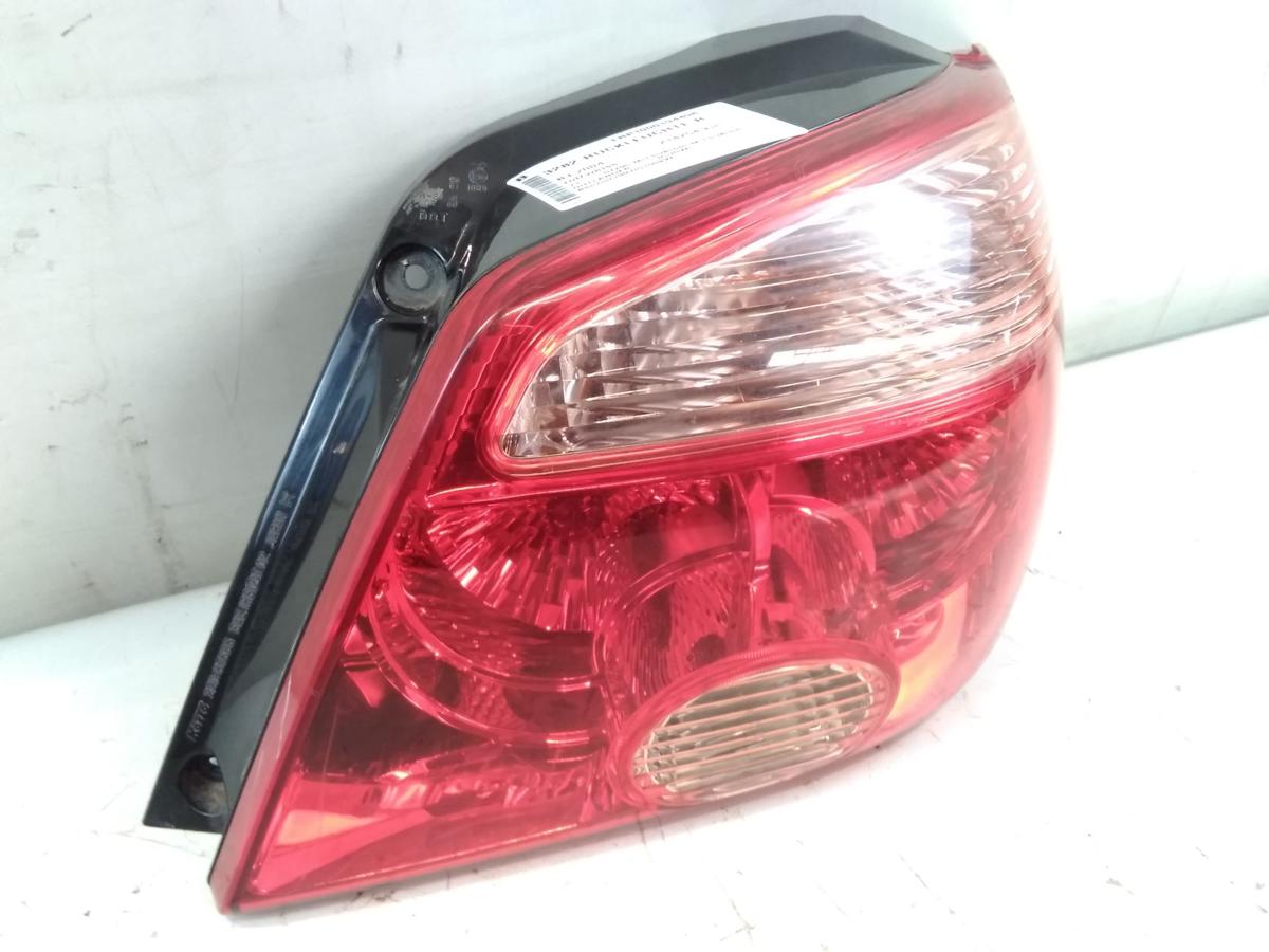 Mitsubishi Outlander 1 CU0W original Rückleuchte Heckleuchte rechts Bj.2004