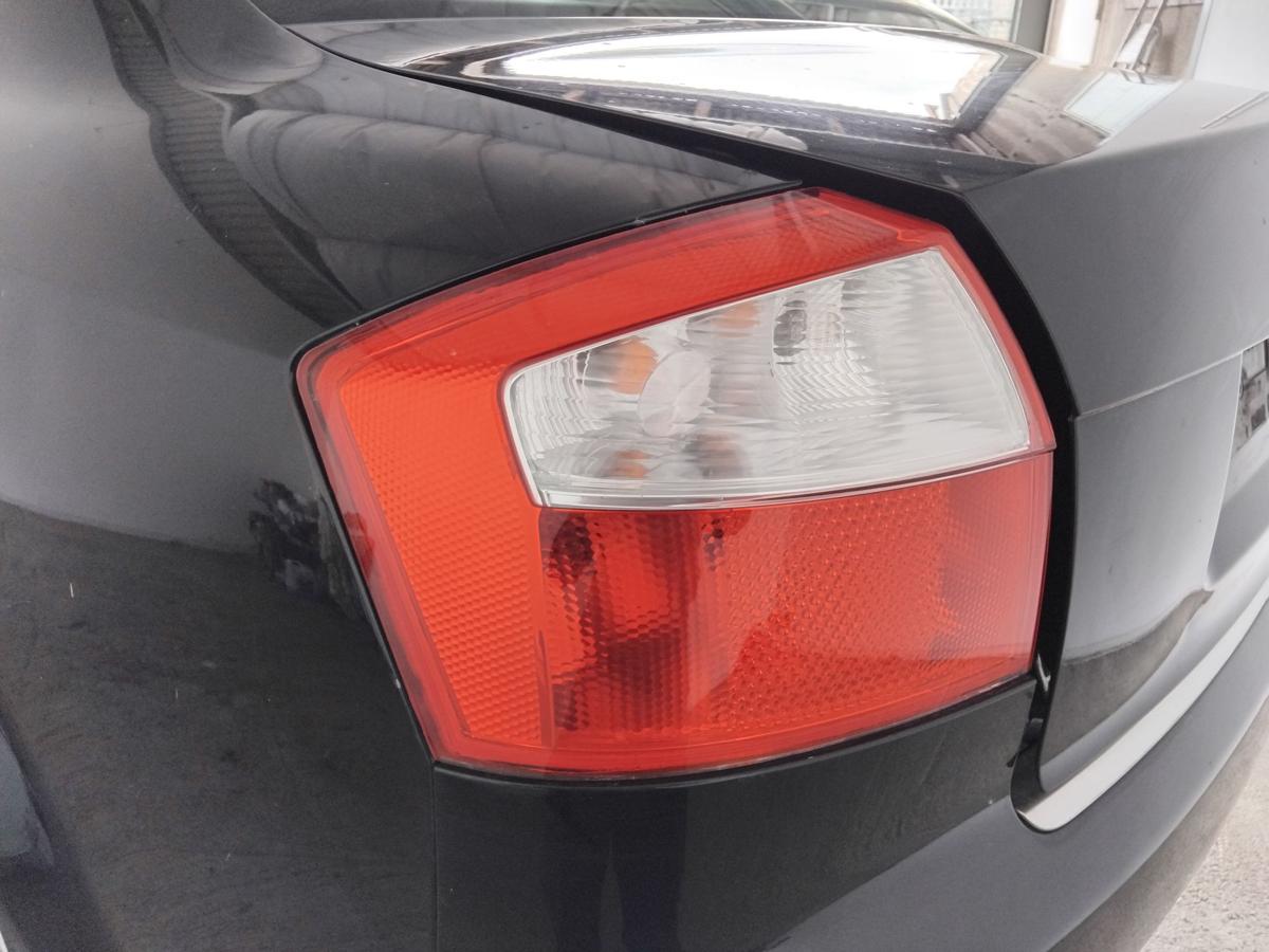Audi A4 8E B6 Limousine original Rückleuchte Heckleuchte links BJ2001 4-türig