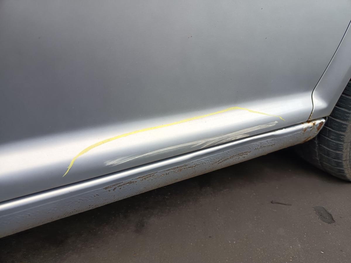 VW Golf IV original T&uuml;r vorne rechts LB7Z Satinsilber Baujahr 2000
