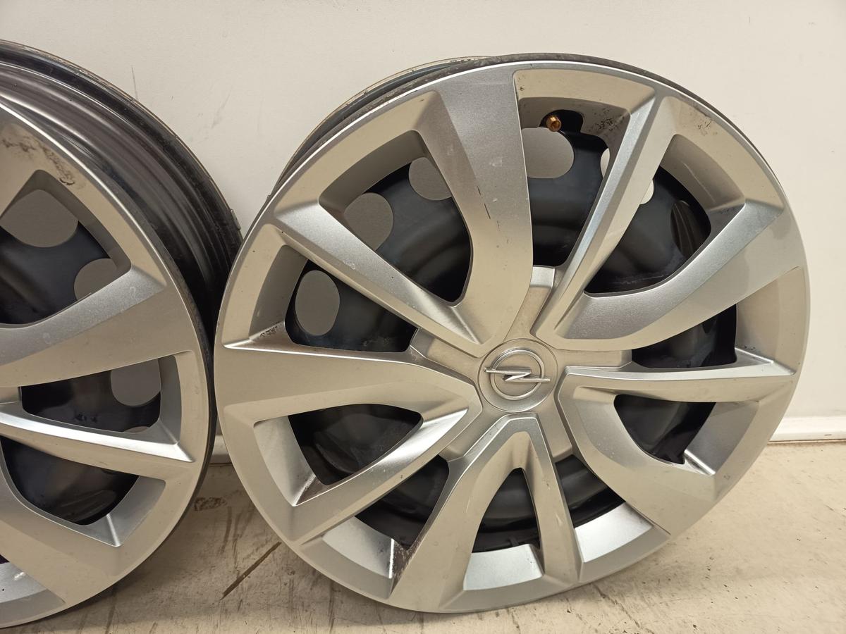 Opel Corsa F / Peugeot 208 Satz Stahlfelgen 6,5x15 ET32 mit Radzierblenden