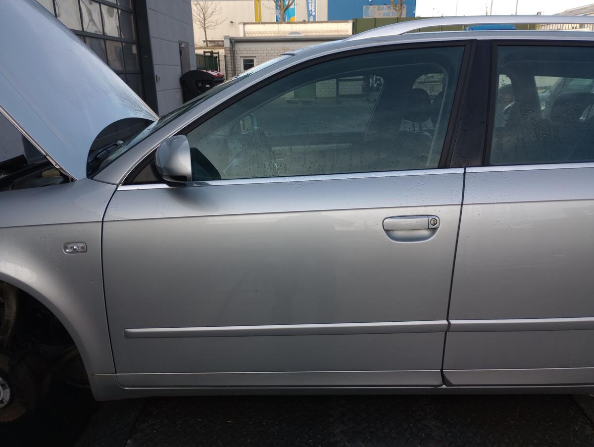 Audi A4 B7 8E original Tür vorn links Fahrer Y7W Lichtsilber Bj 2005