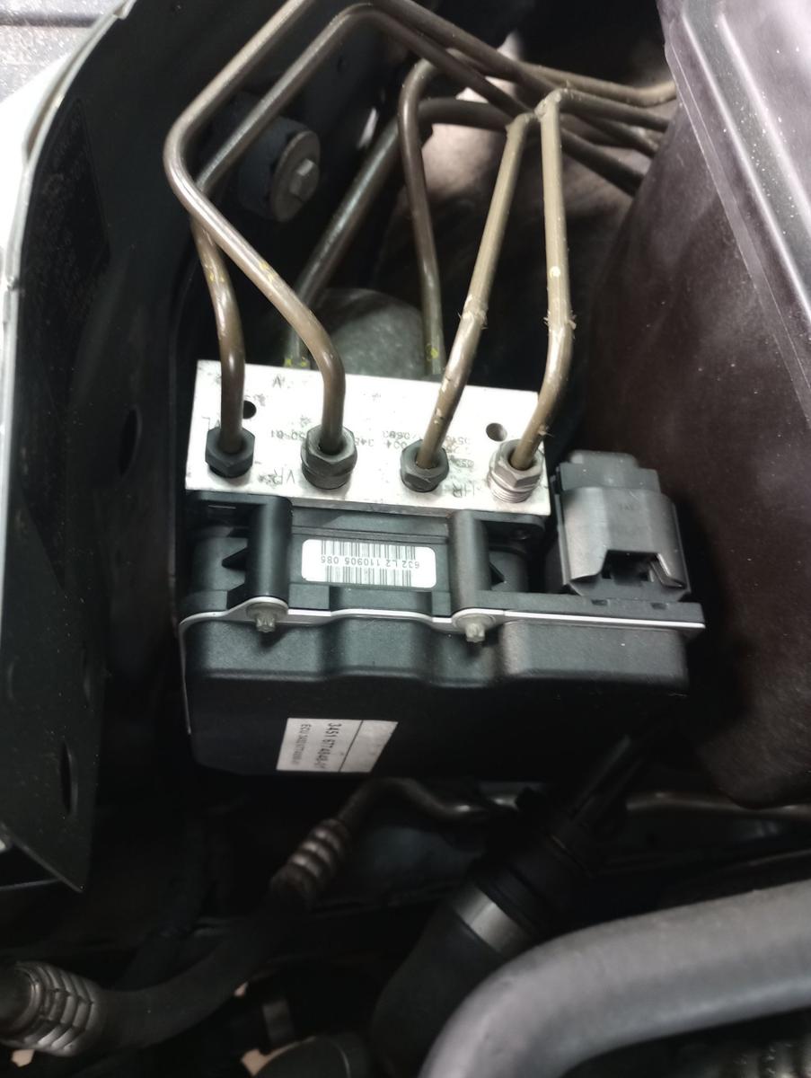 BMW 5er E60 original ABS Hydroaggregat ABS Steuergerät Bj 2005