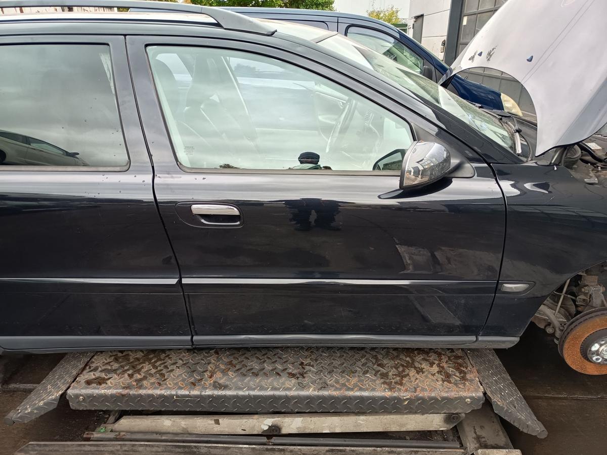 Volvo V70 II original Tür vorn rechts Beifahrer 452 Saphirschwarz Bj 2005