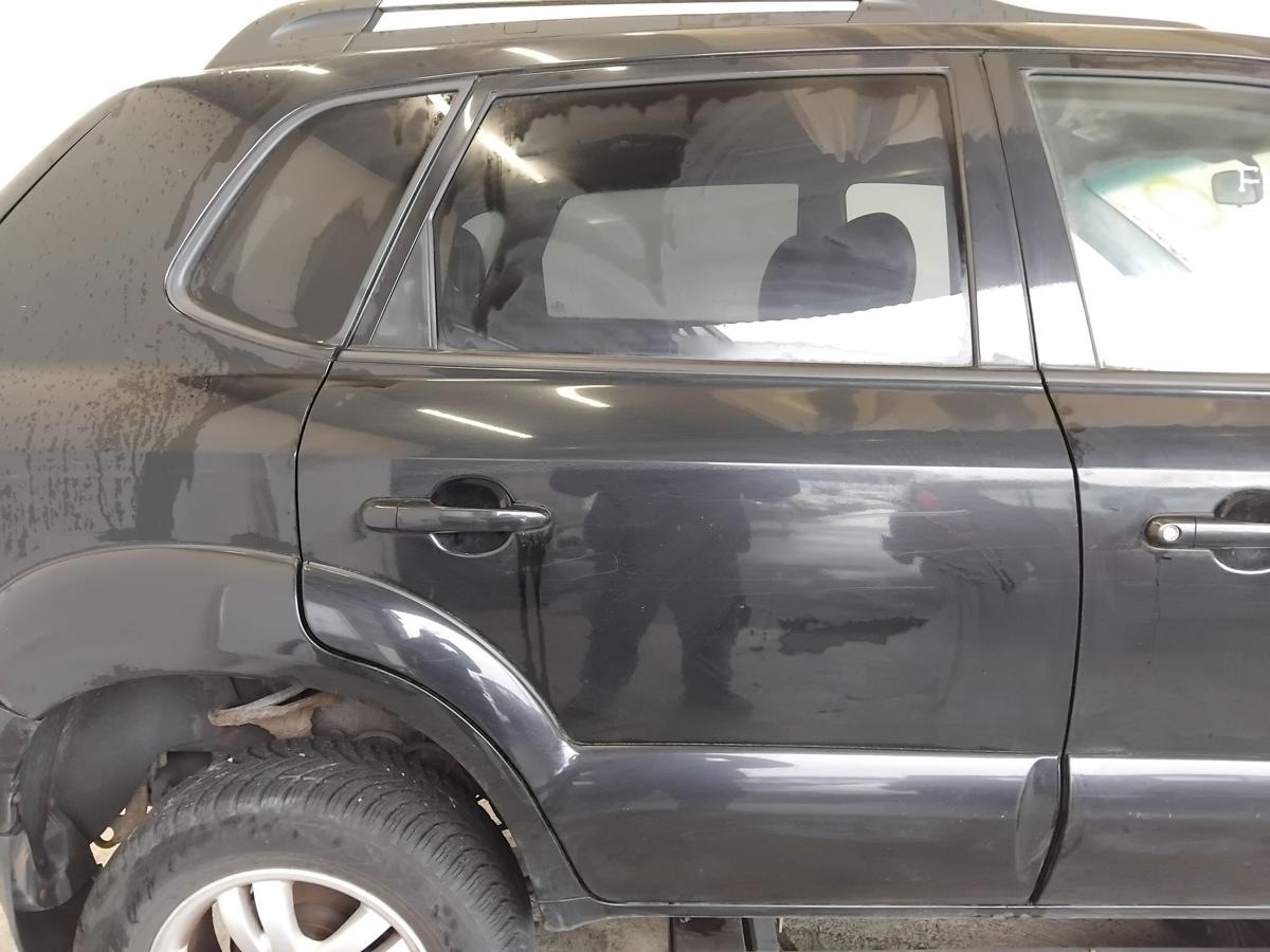 Hyundai Tucson JM T&uuml;r hinten rechts schwarz EB mit Beplankung BJ2006