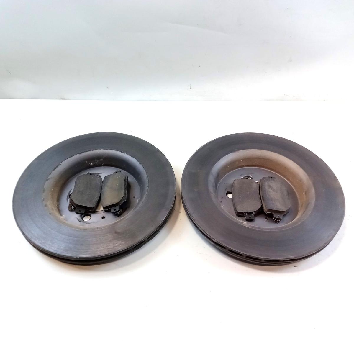 Tesla Model Y Performance original Satz Bremsscheiben hinten mit Bremsbel&auml;gen
