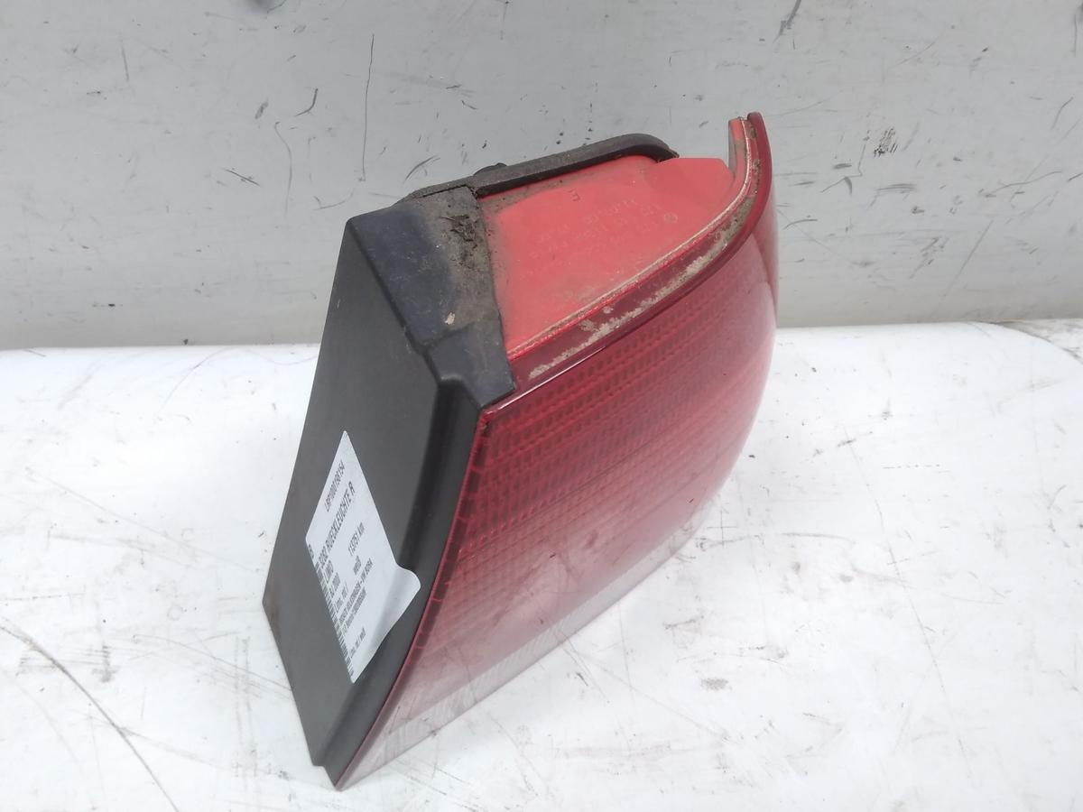 VW Bora Limo 1J original R&uuml;ckleuchte Heckleuchte Schlussleuchte rechts BJ2000