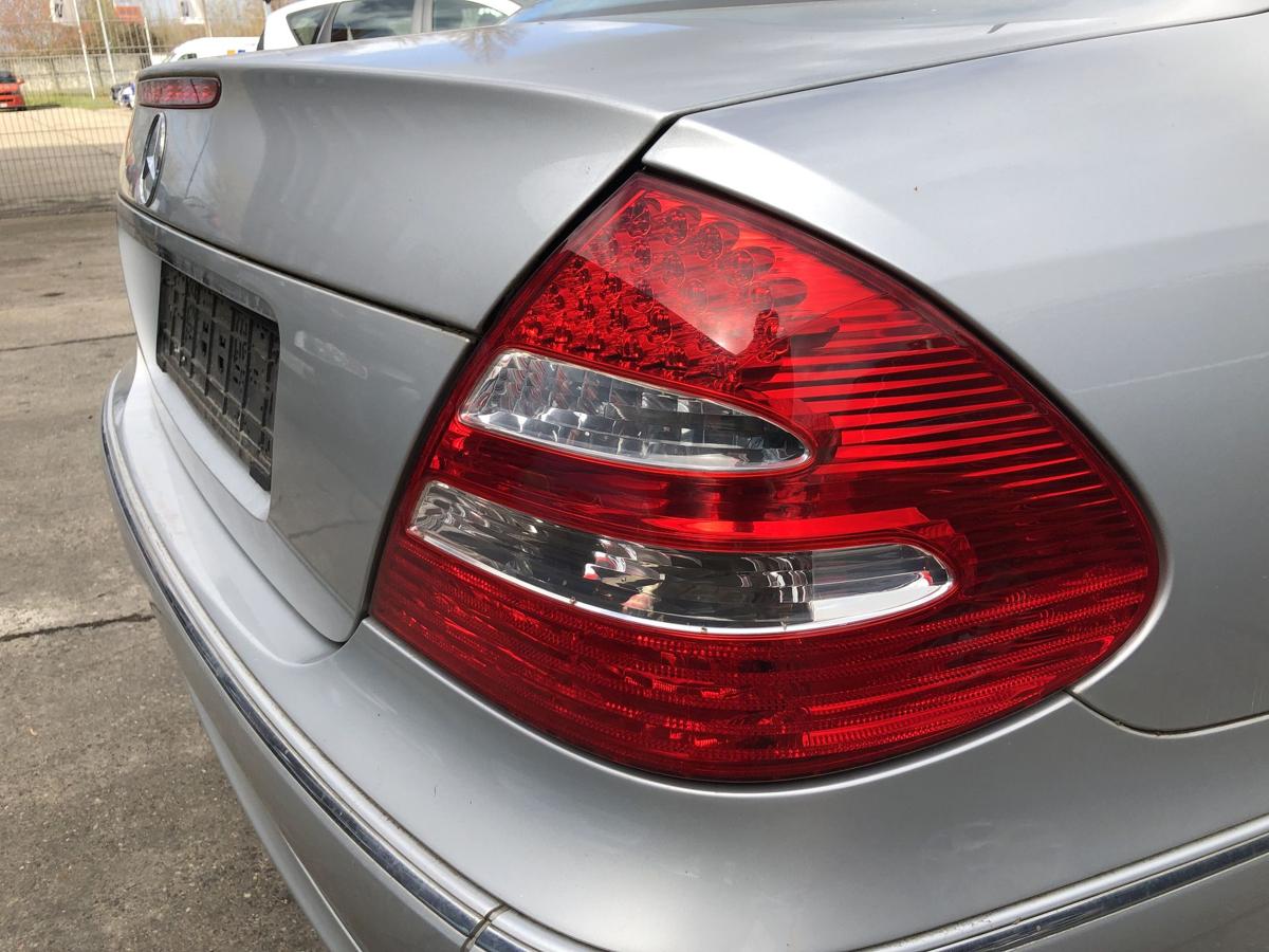 Mercedes E Klasse W211 Limo R&uuml;ckleuchte rechts Avantgarde LED R&uuml;cklicht bis 06
