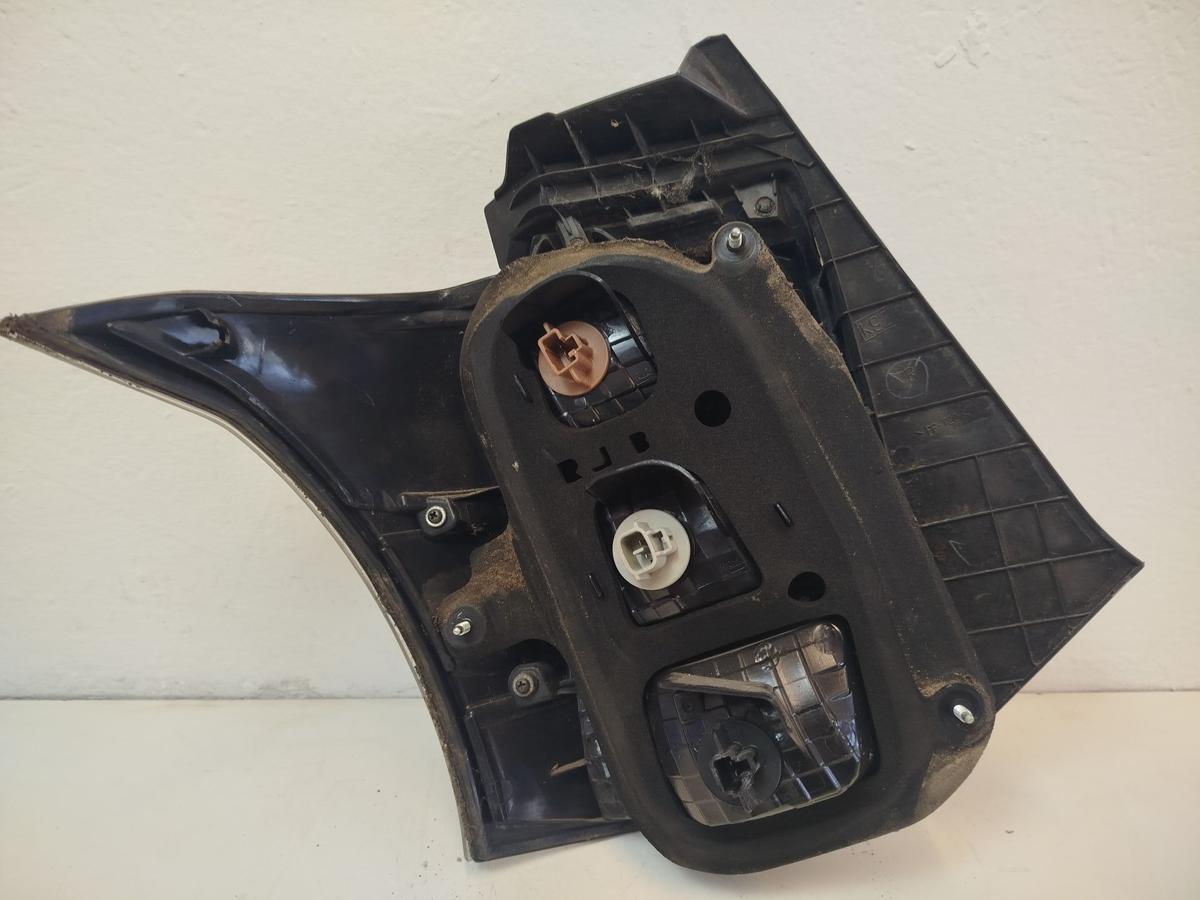 Toyota IQ Typ AJ R&uuml;ckleuchte rechts R&uuml;cklicht Heckleuchte Schlussleuchte