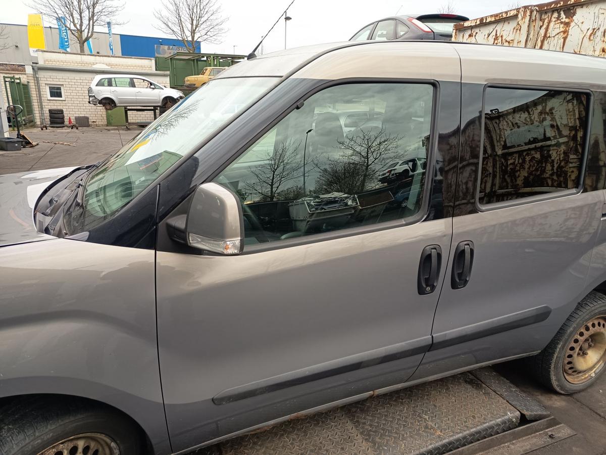 Opel Combo D original T&uuml;r vorne links GJM Grau Baujahr 2012