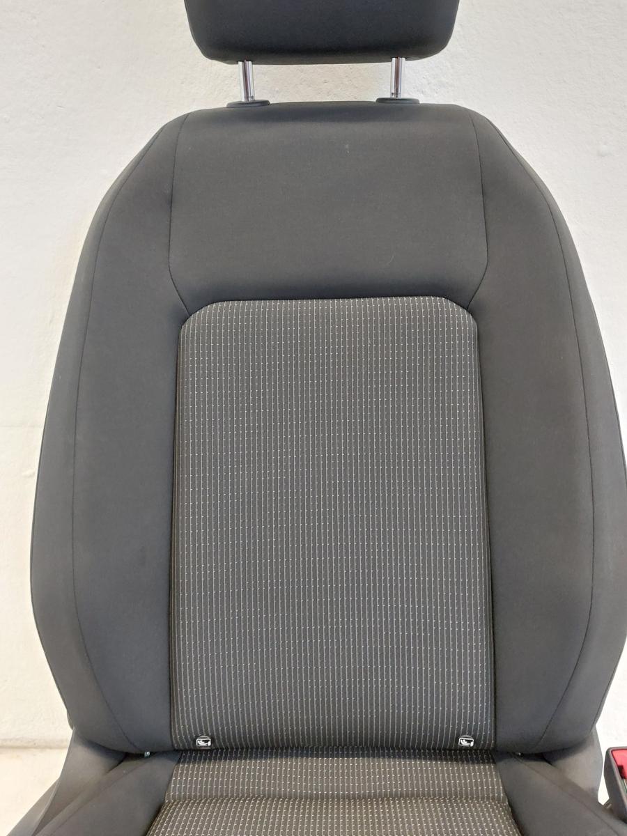 VW Golf 8 VIII CD Kombi Sitz vorn rechts Beifahrersitz Stoff heizbar Stoffsitz