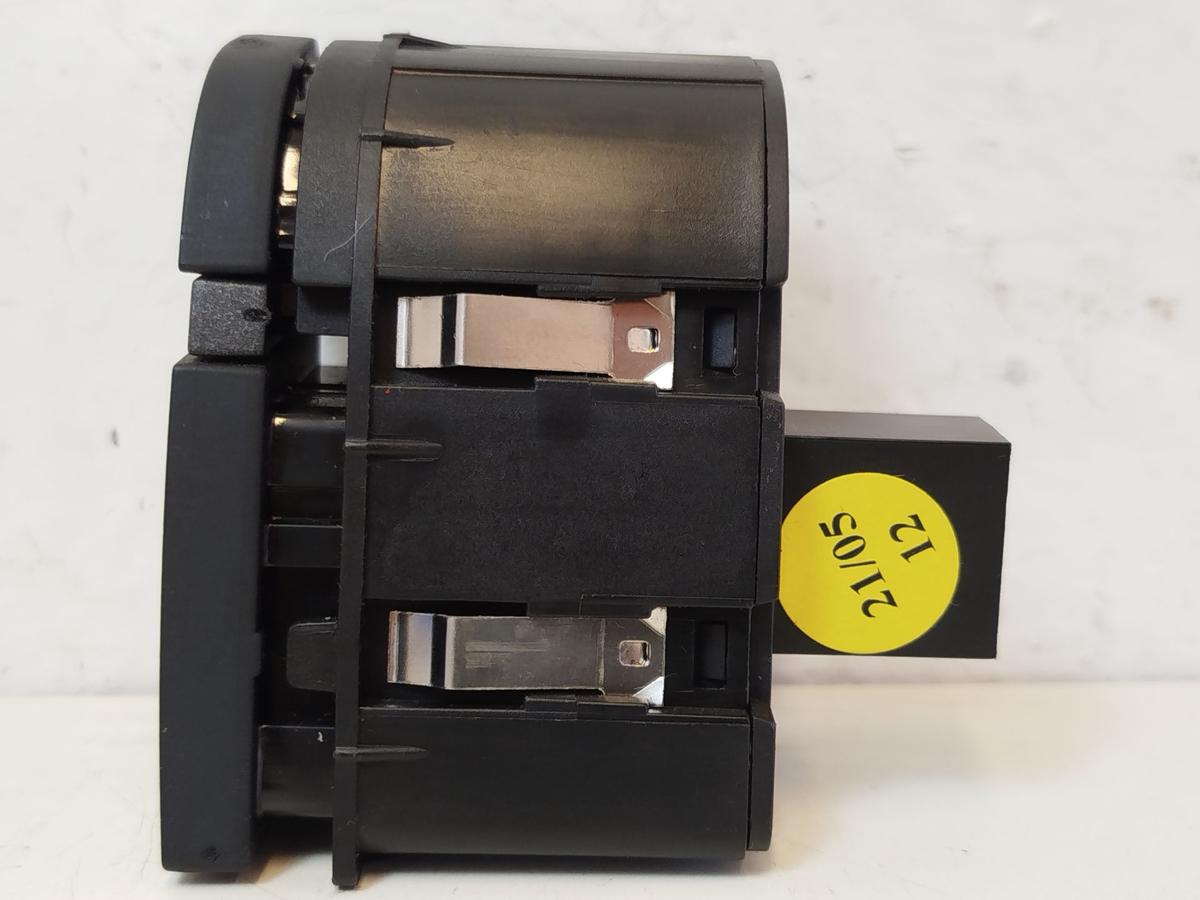 Audi A6 4F Taster Schalter Öffner Handschuhfach Handschuhkasten elektr MMI