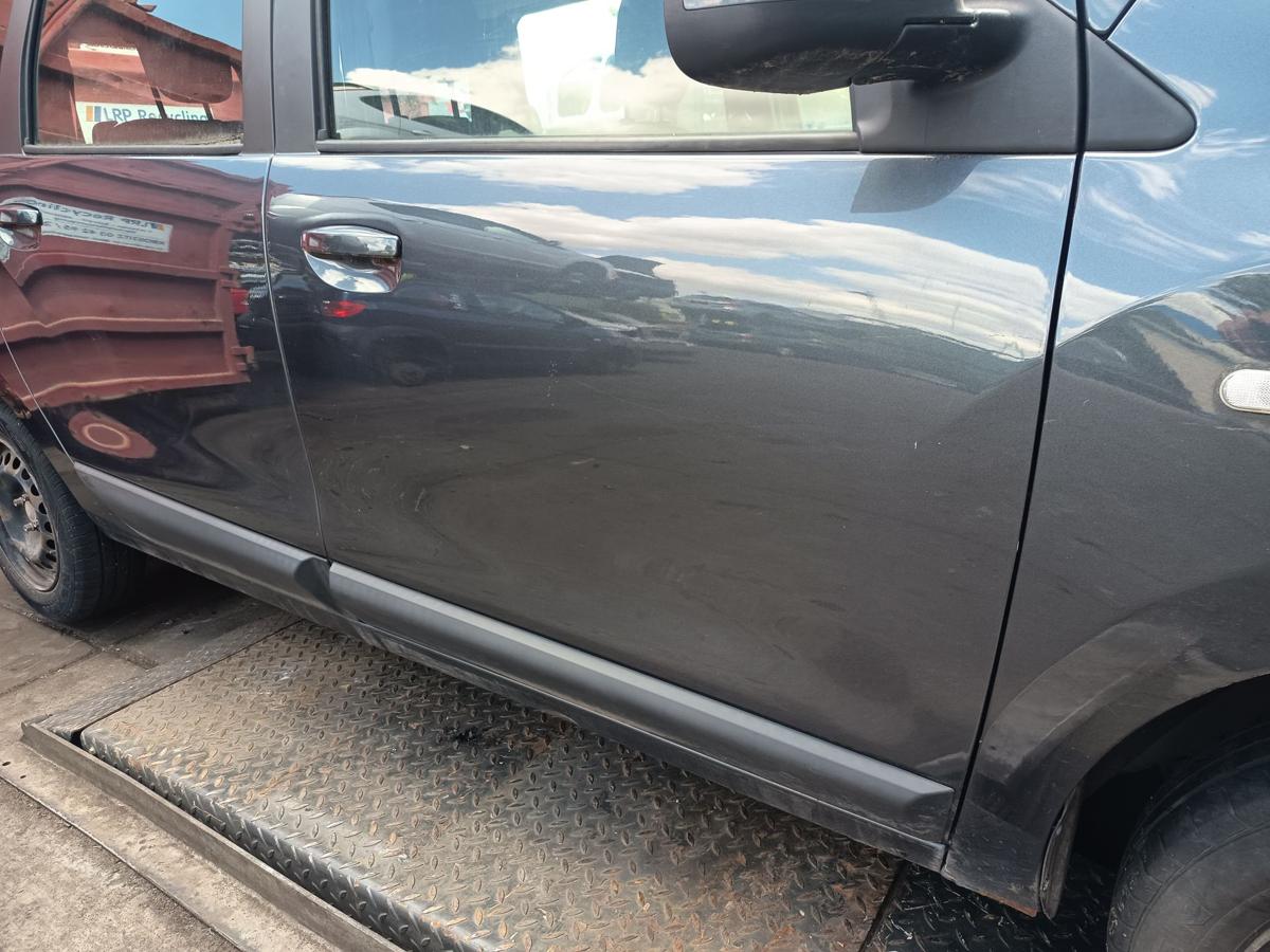 Dacia Lodgy orig Tür vorn rechts Beifahrertür Tekna Kometgrau Bj 2012