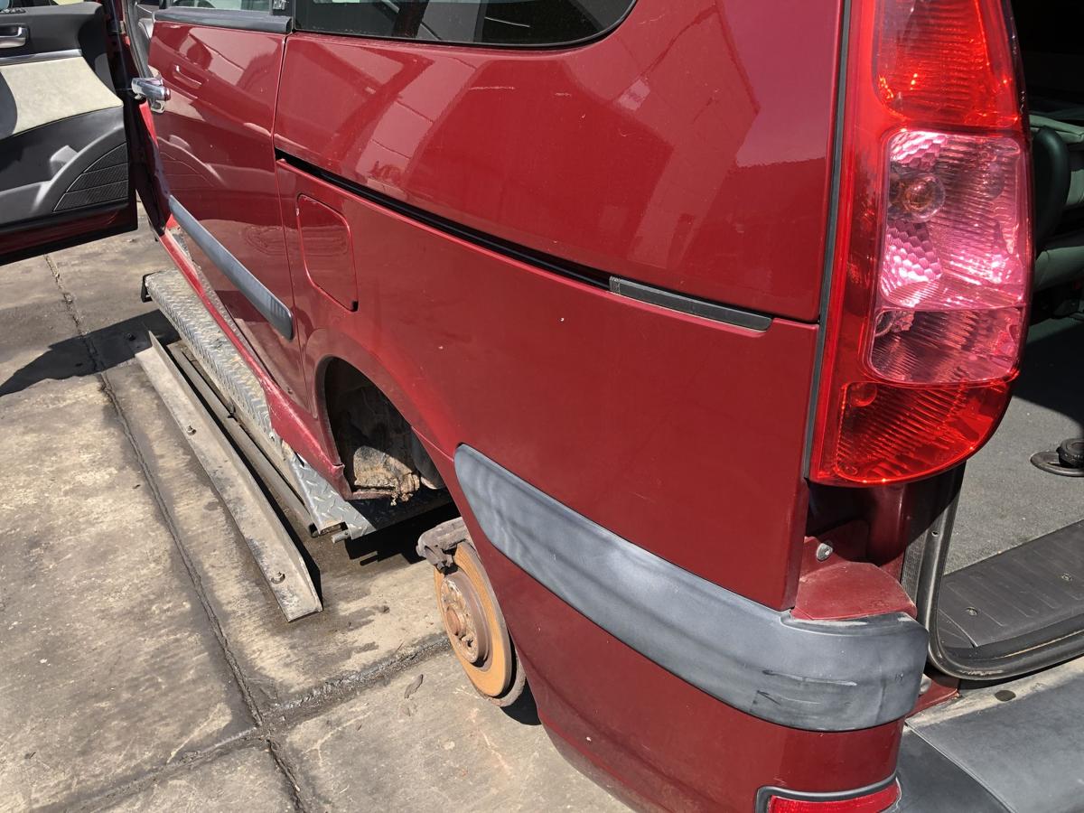 Peugeot 807 original Kotflügel hinten links Seitenteil KKQ Tiefrot Bj 2004